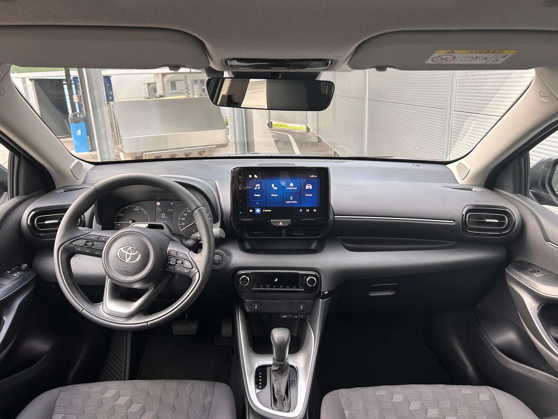TOYOTA Yaris 1.5 VVT-i HSD Comfort-image-5