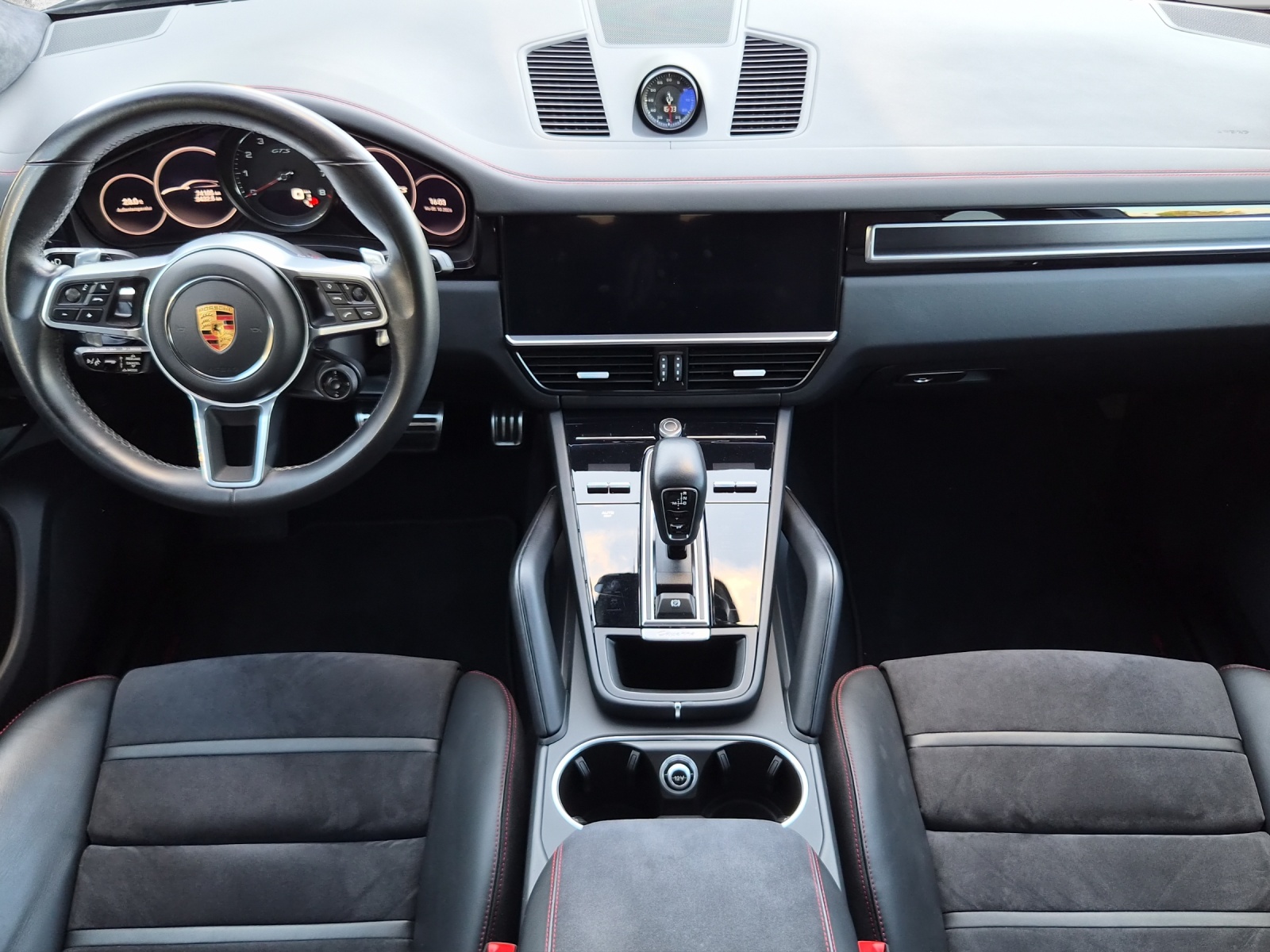 PORSCHE Cayenne Coupé 4.0 V8 GTS-image-5