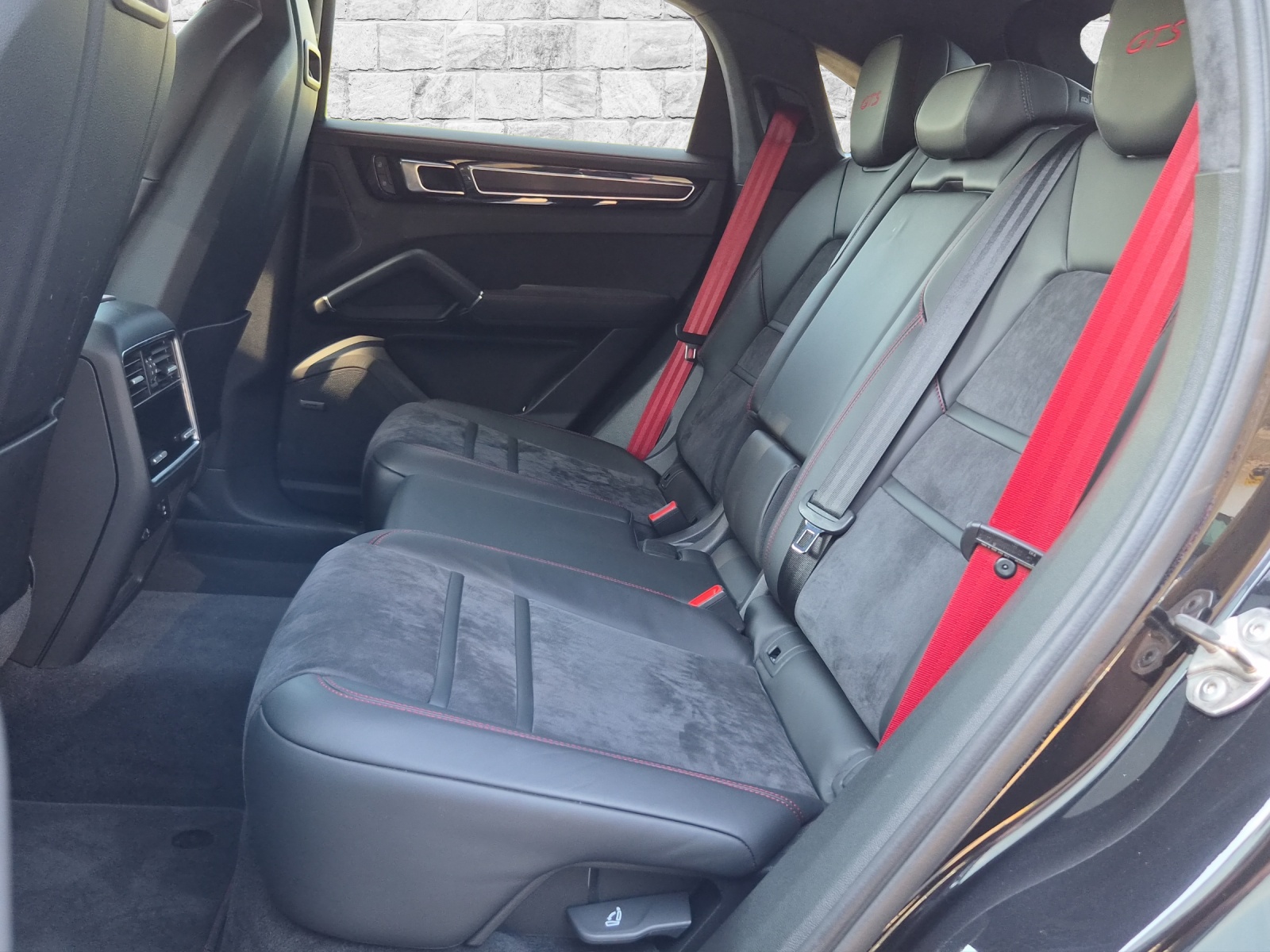 PORSCHE Cayenne Coupé 4.0 V8 GTS-image-7