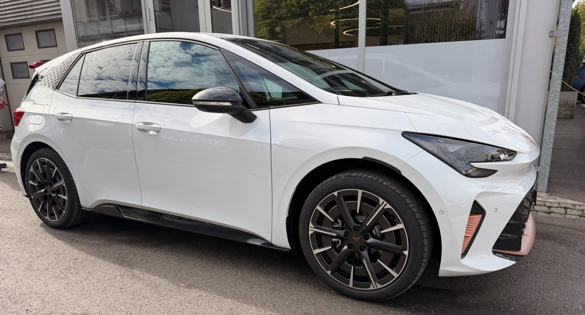 CUPRA Born FACELIFT *** TOP AUSSTATTUNG MIT 5 JAHREN CUPRA WERKSGARANTIE *** ***-showroom-element-2