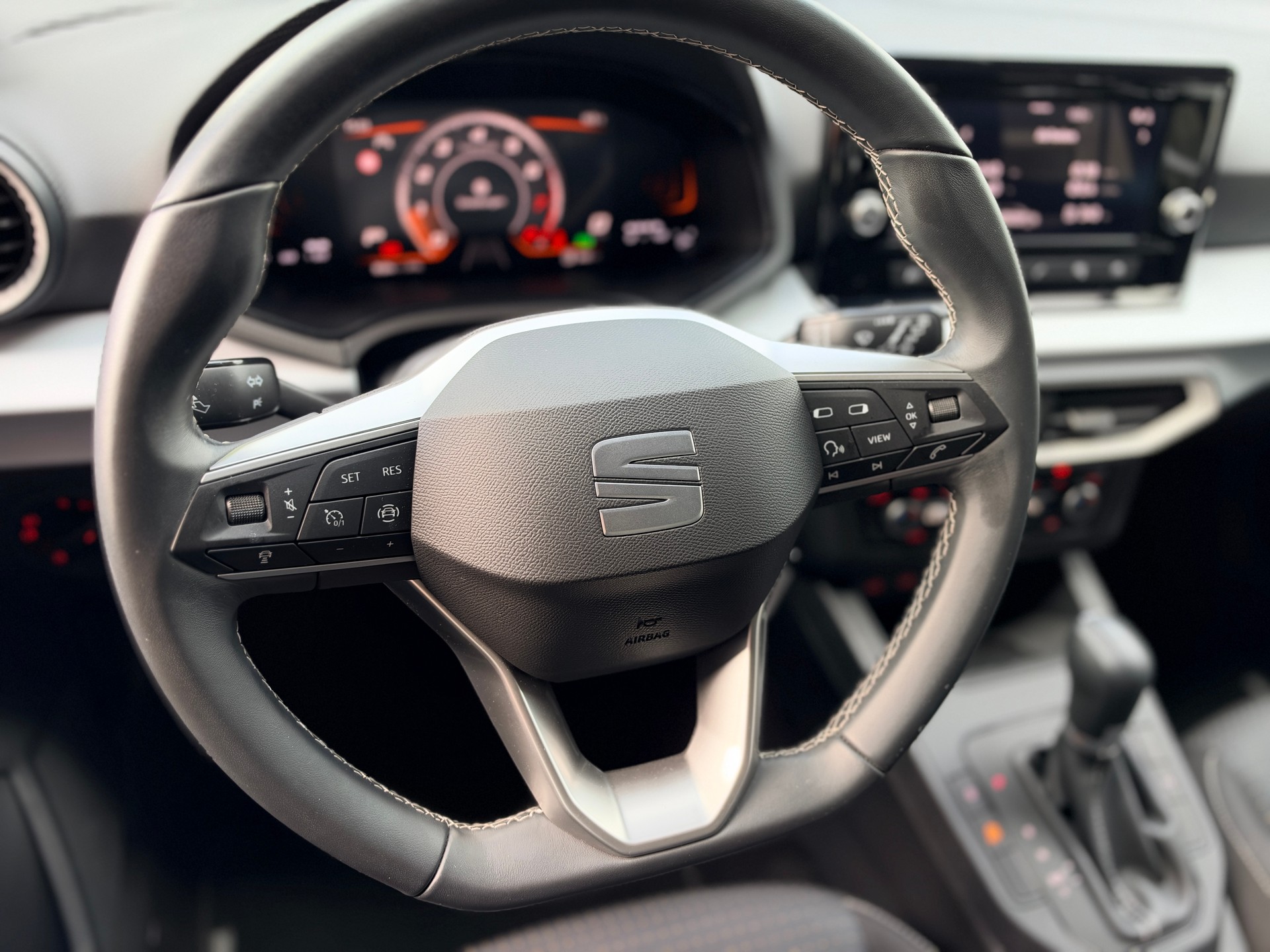 SEAT Ibiza 1.0 EcoTSI Move DSG 1 - Hand. ACC Top Zustand-image-9