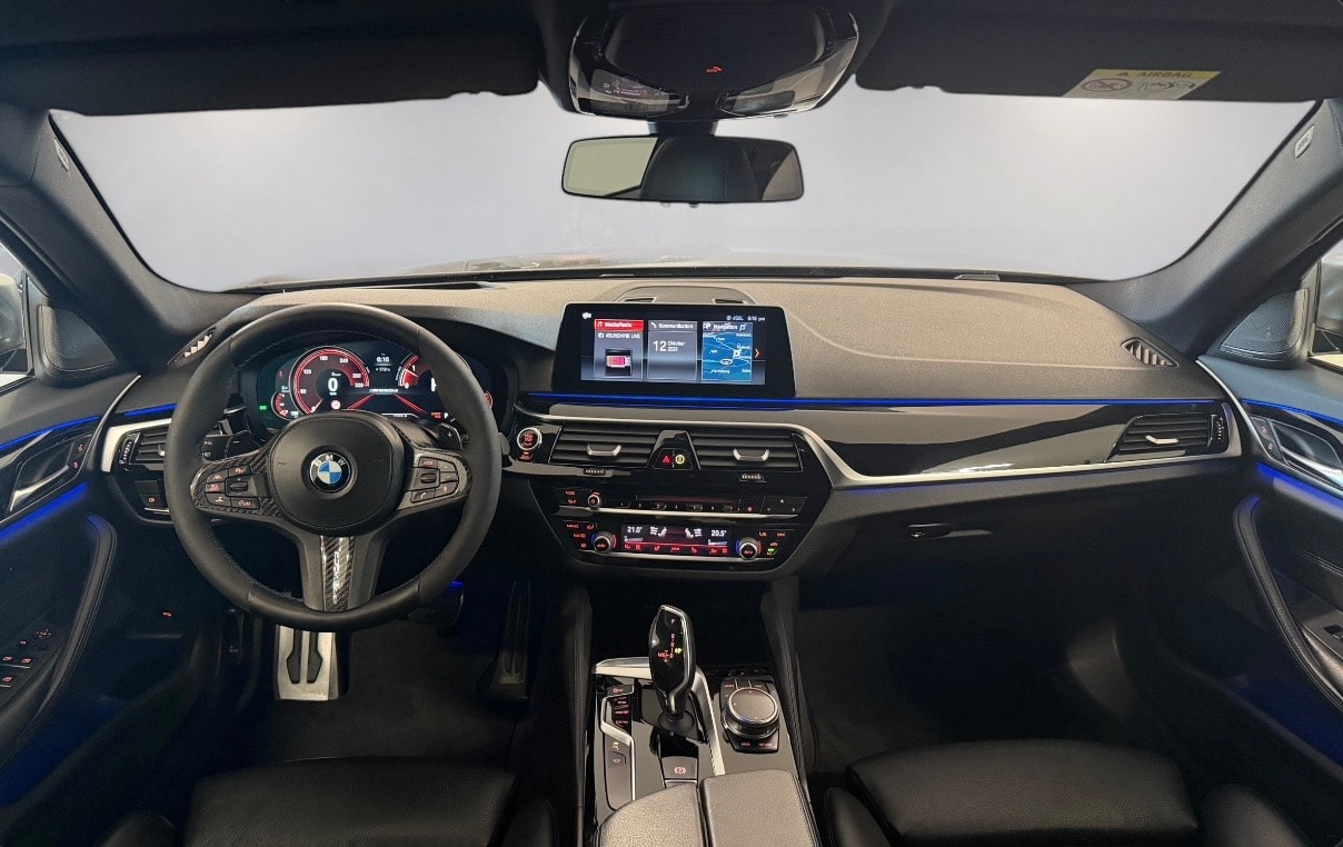 BMW M550d xDrive Touring Steptronic-image-17