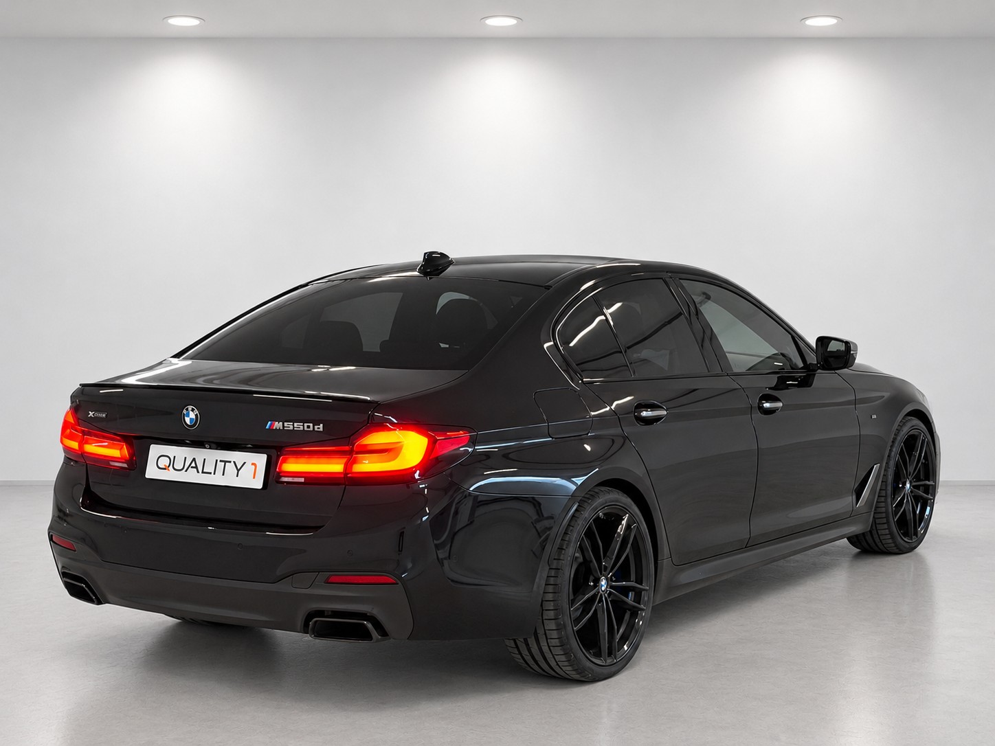 BMW M550d xDrive Touring Steptronic-image-6