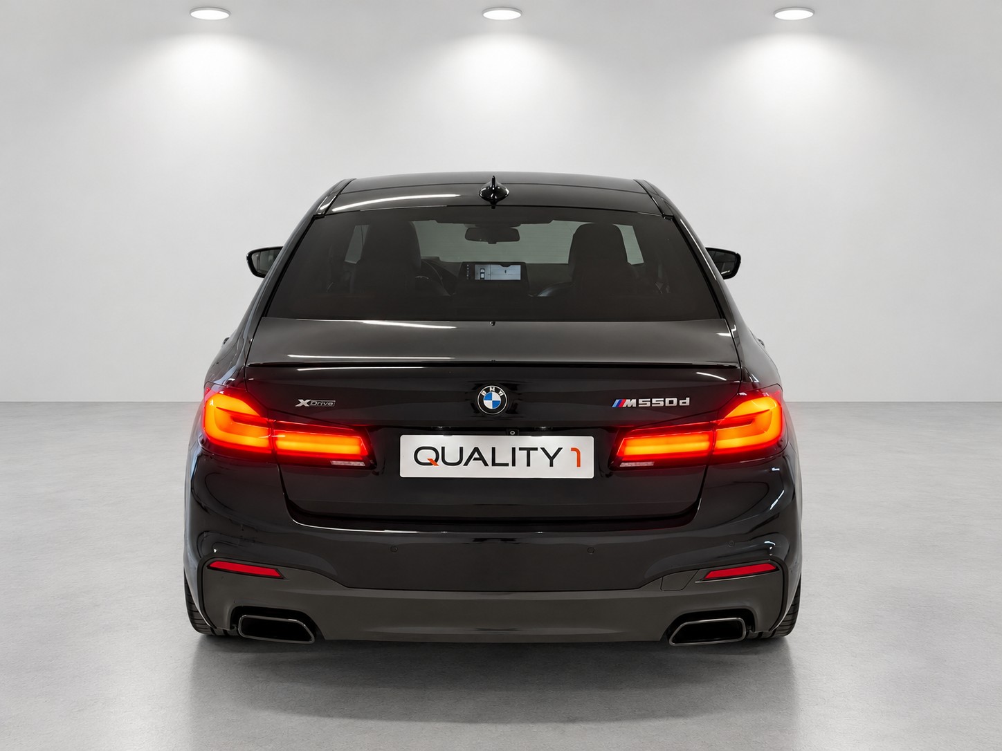 BMW M550d xDrive Touring Steptronic-image-5