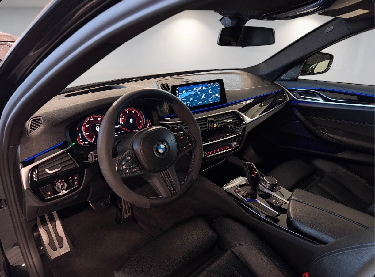 BMW M550d xDrive Touring Steptronic-image-9