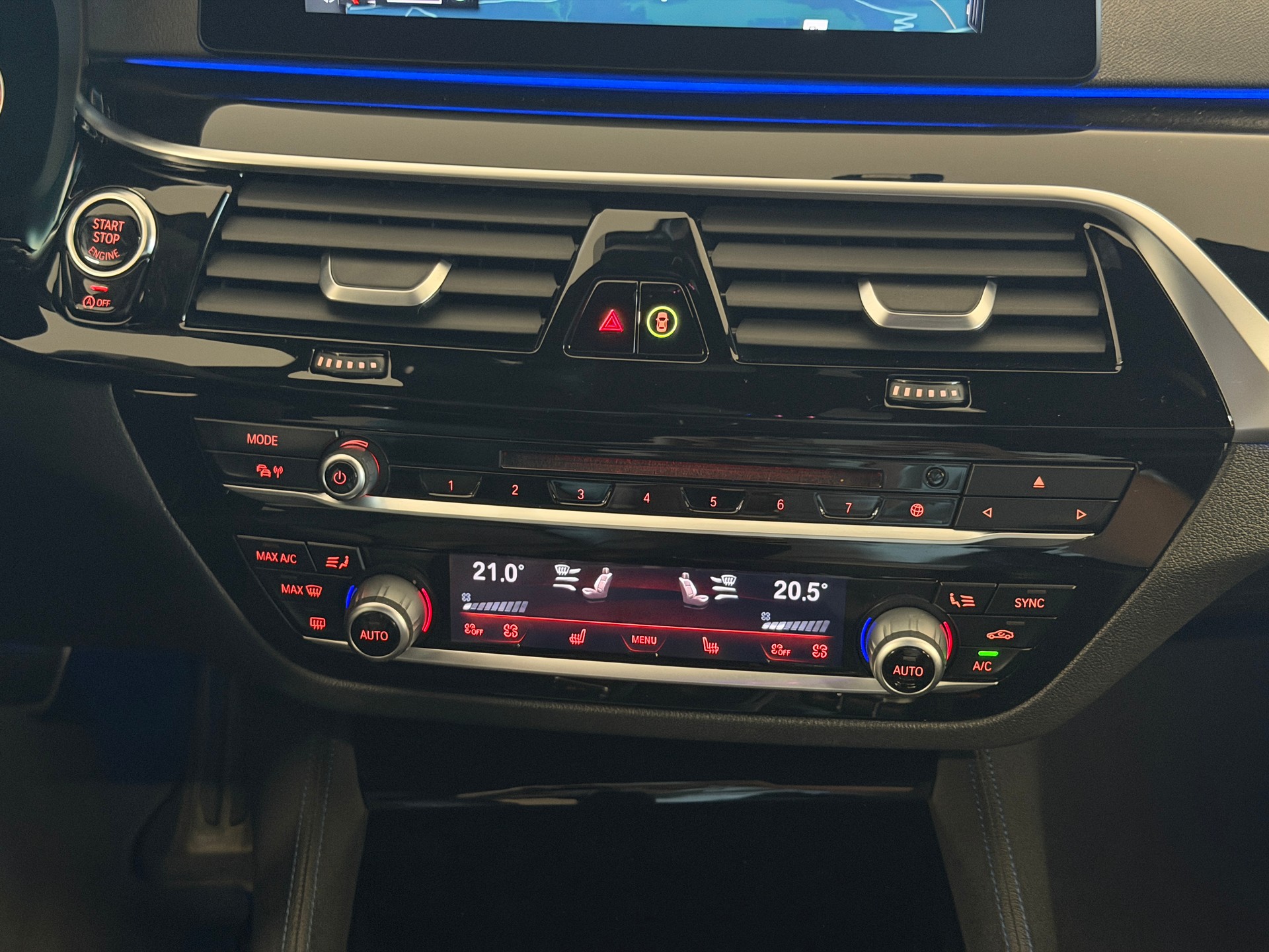 BMW M550d xDrive Touring Steptronic-image-12