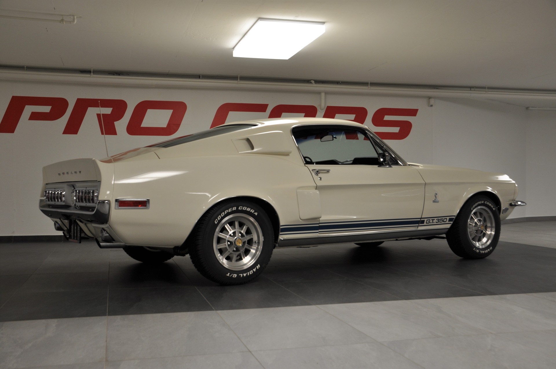 FORD MUSTANG Shelby GT350-image-6