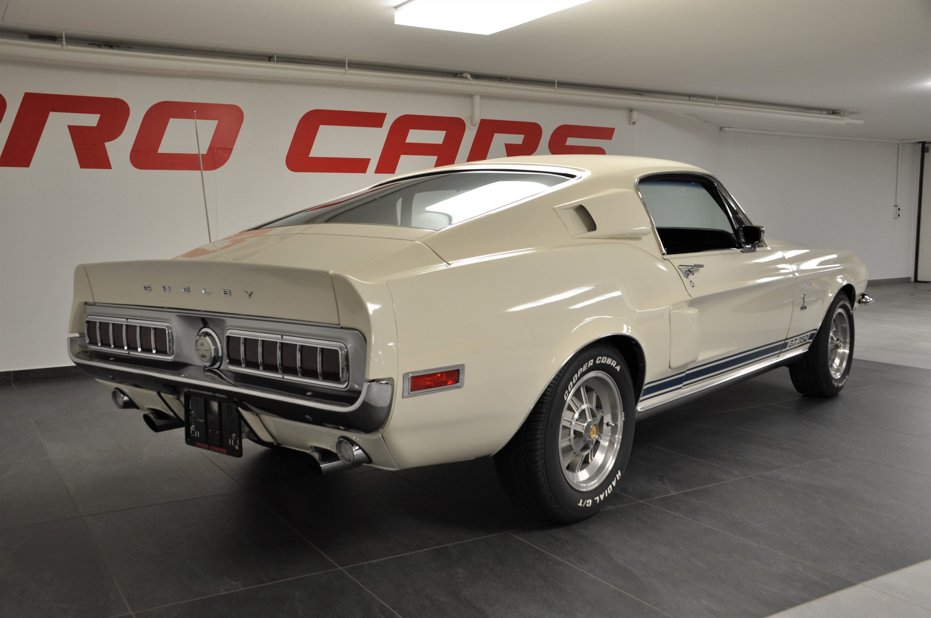 FORD MUSTANG Shelby GT350-image-7