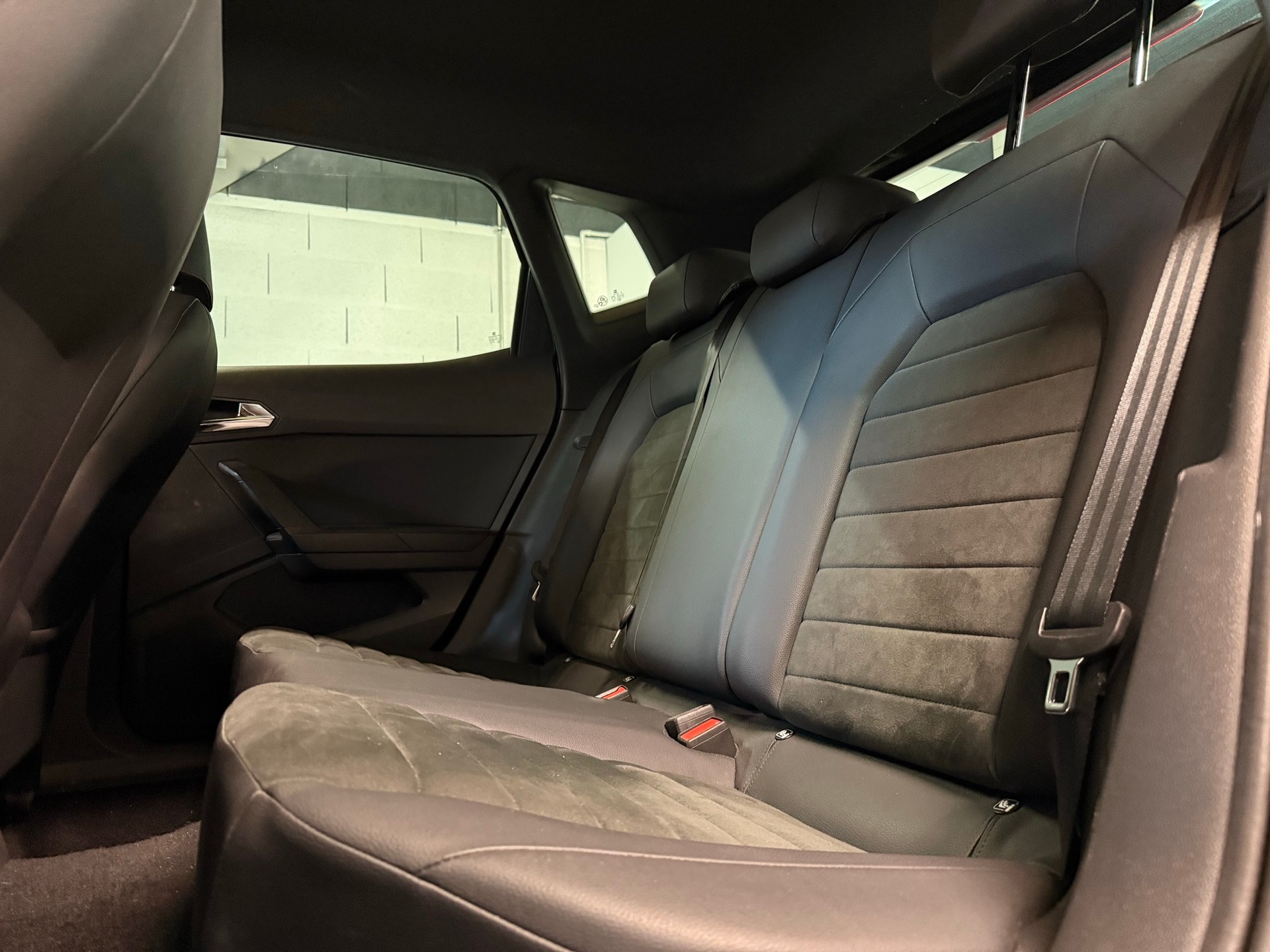 SEAT Arona 1.0 TSI Eco DSG SWISS FR-image-24