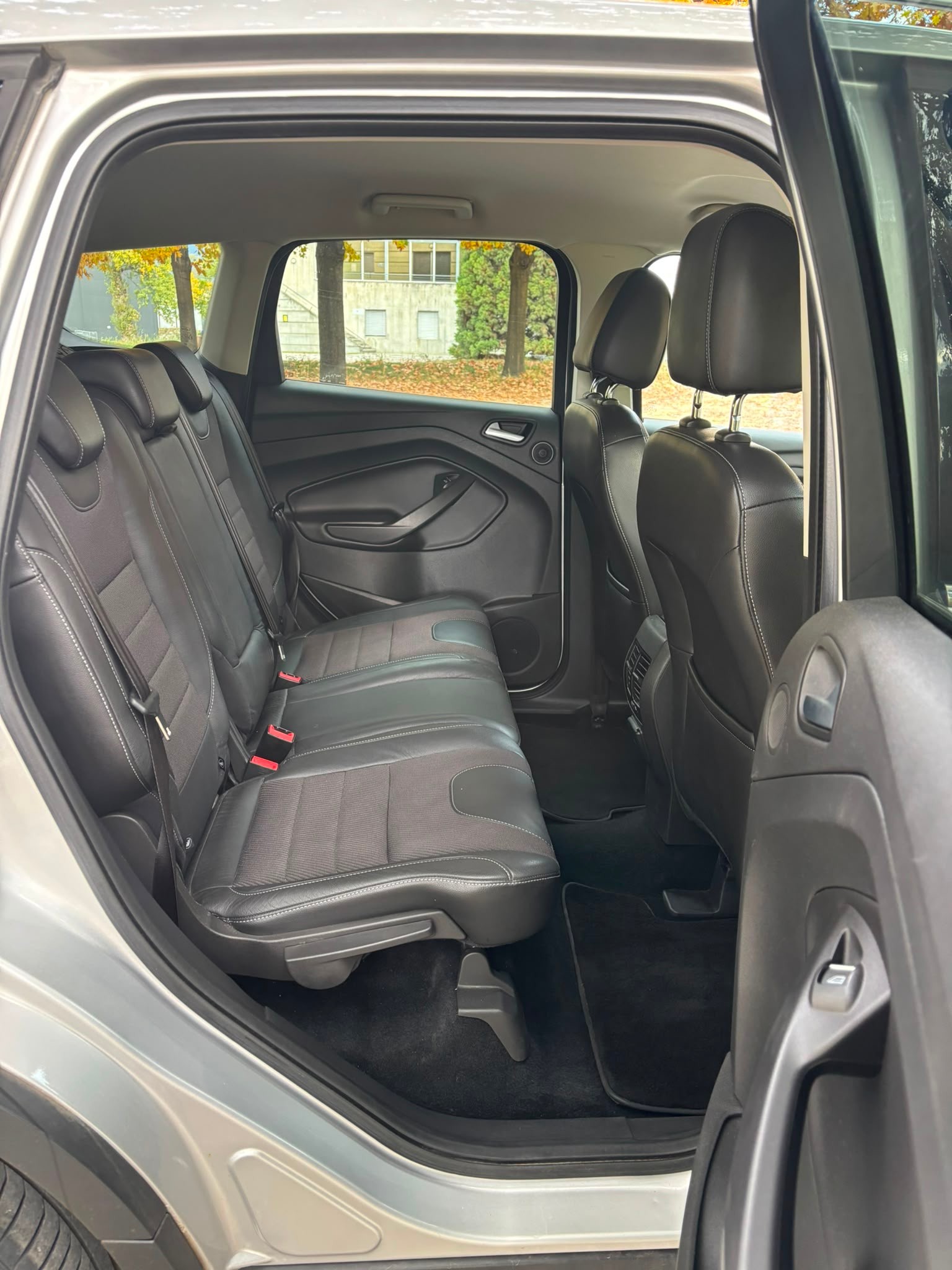FORD Kuga 1.6 SCTi Carving 4WD Automatic-image-9