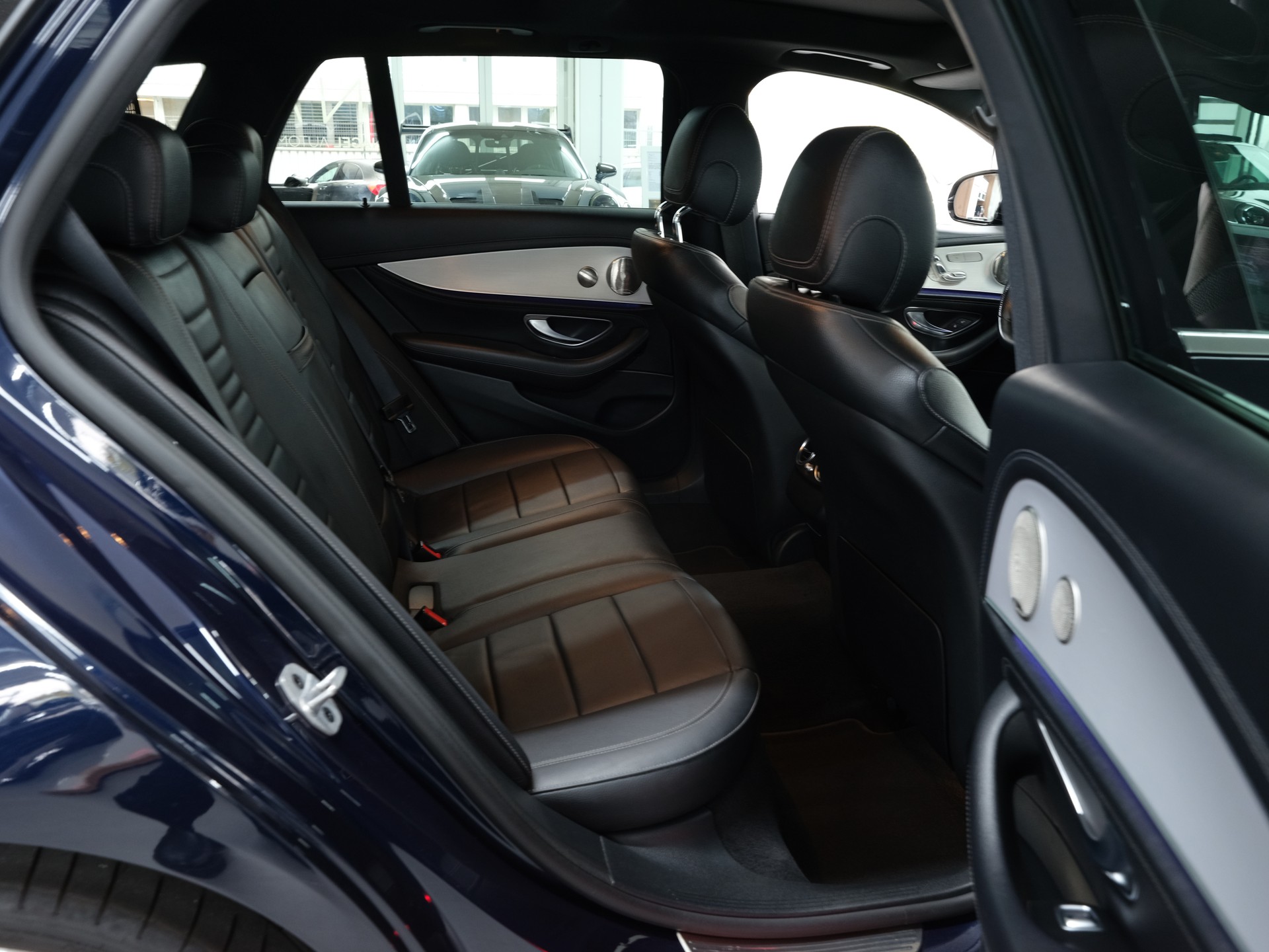 MERCEDES-BENZ E 200 T 4Matic AMG Line 9G-Tronic *Facelift* *360 Kamera* *AMG-Line*-image-16