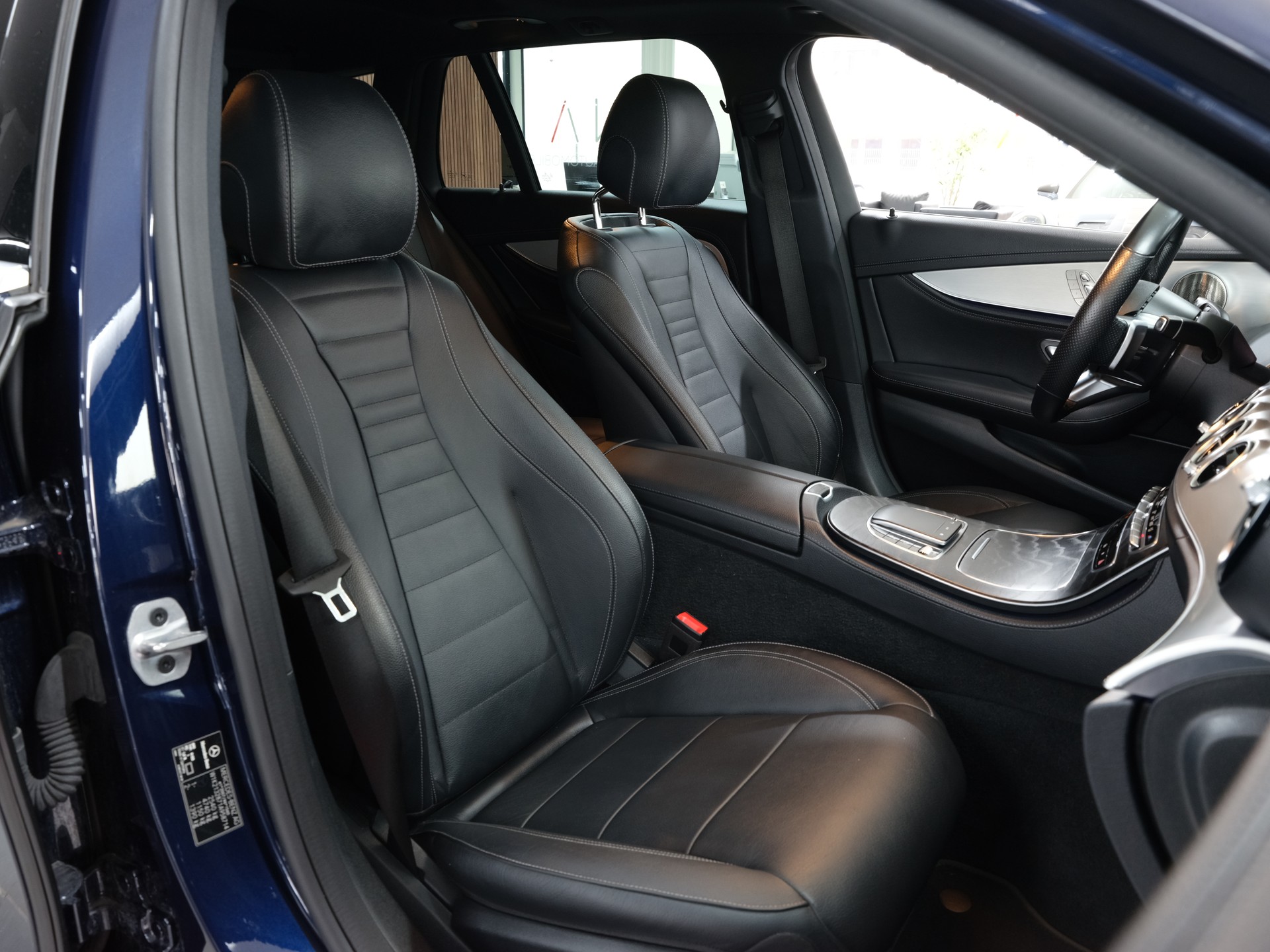 MERCEDES-BENZ E 200 T 4Matic AMG Line 9G-Tronic *Facelift* *360 Kamera* *AMG-Line*-image-15