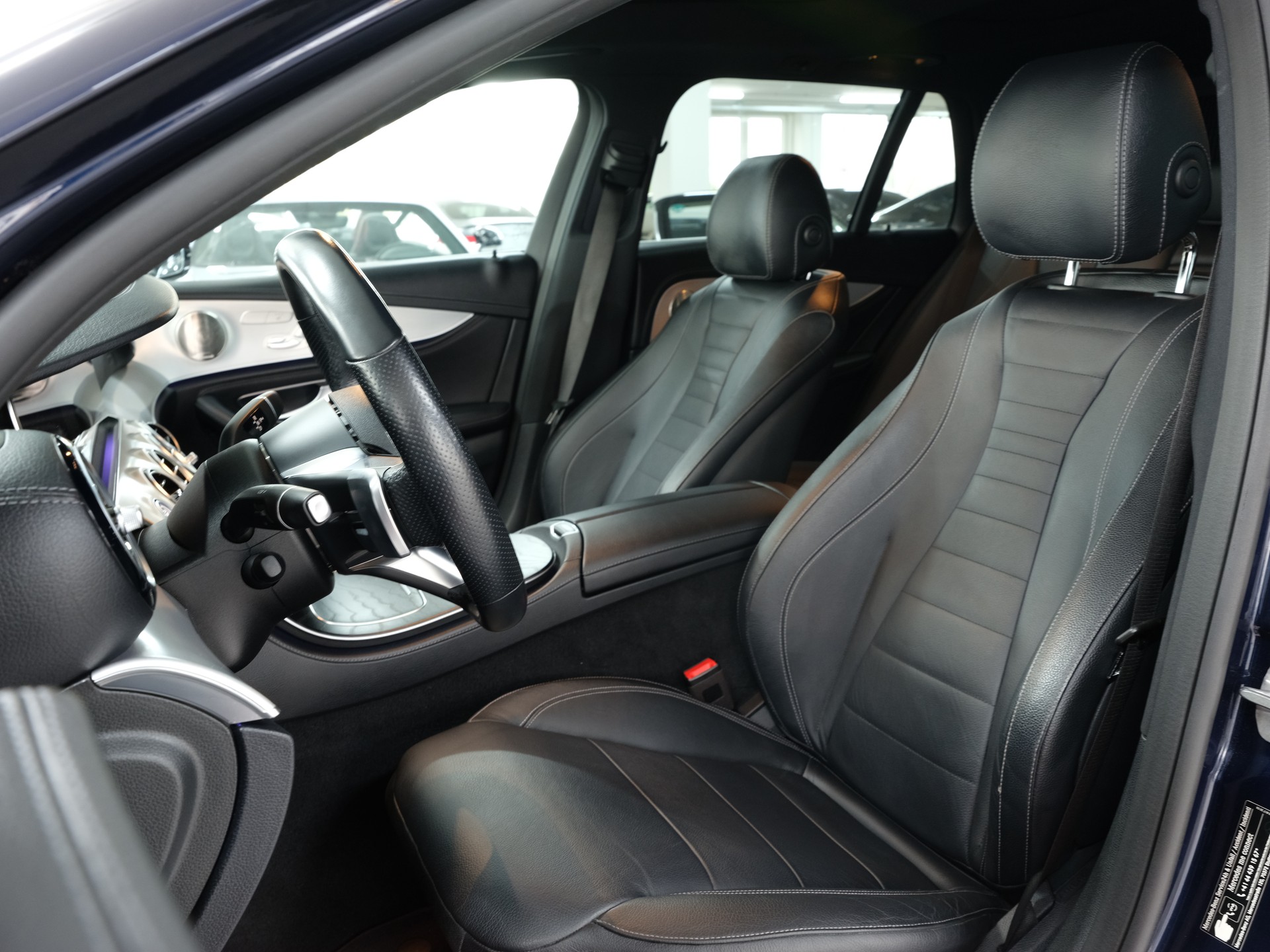 MERCEDES-BENZ E 200 T 4Matic AMG Line 9G-Tronic *Facelift* *360 Kamera* *AMG-Line*-image-11