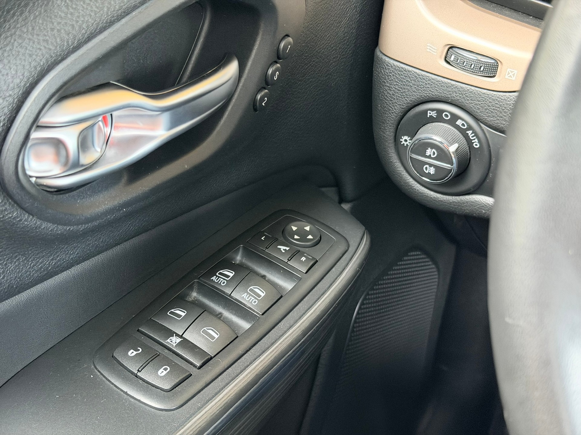 JEEP Cherokee 2.2TD 75th Anniversary AWD 9ATX-image-18