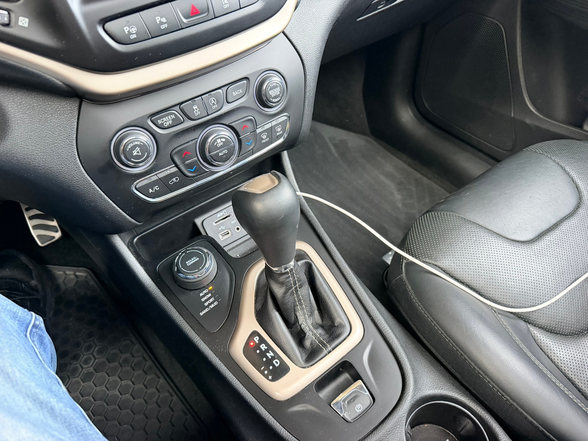 JEEP Cherokee 2.2TD 75th Anniversary AWD 9ATX-image-16