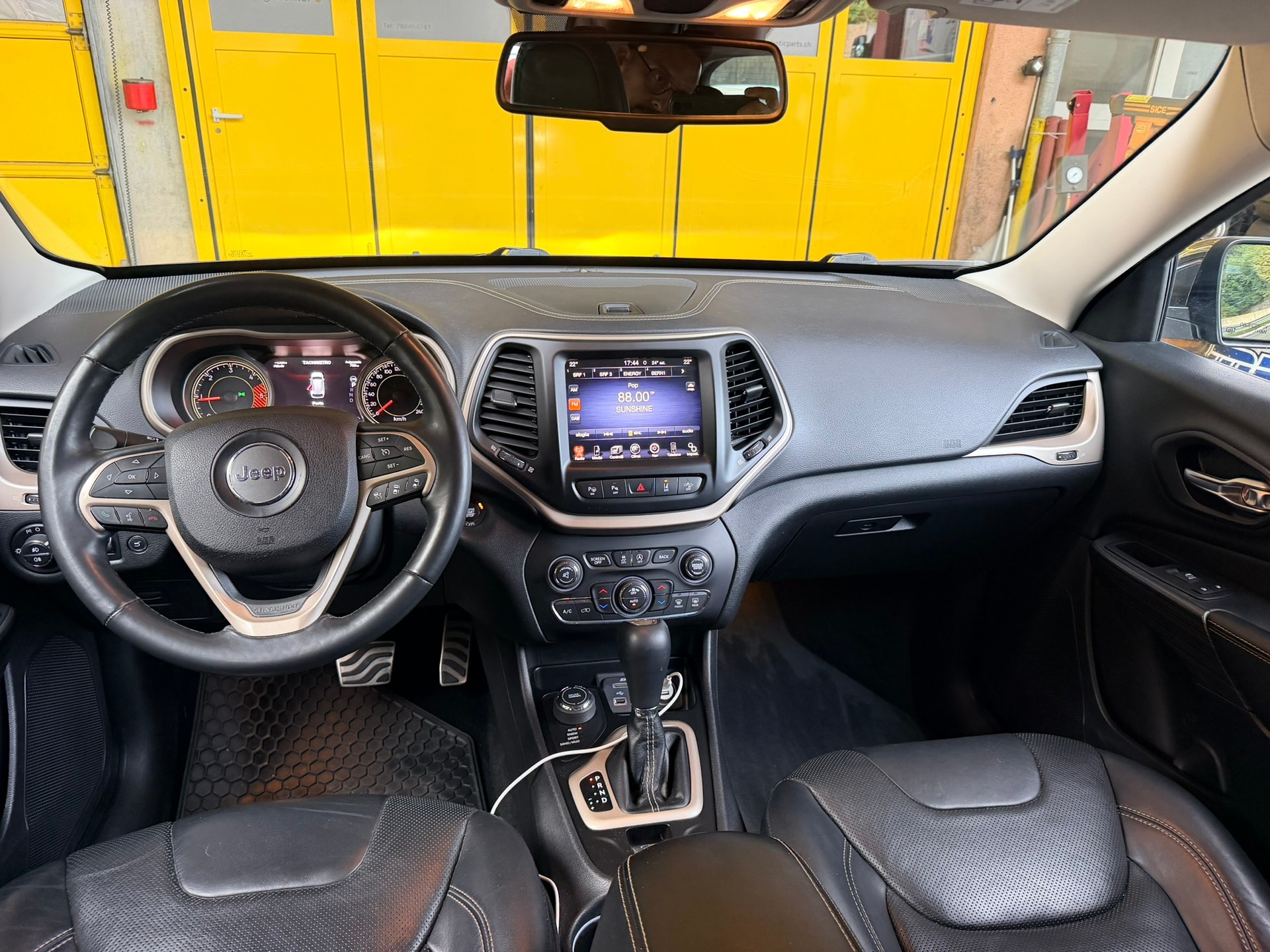 JEEP Cherokee 2.2TD 75th Anniversary AWD 9ATX-image-12