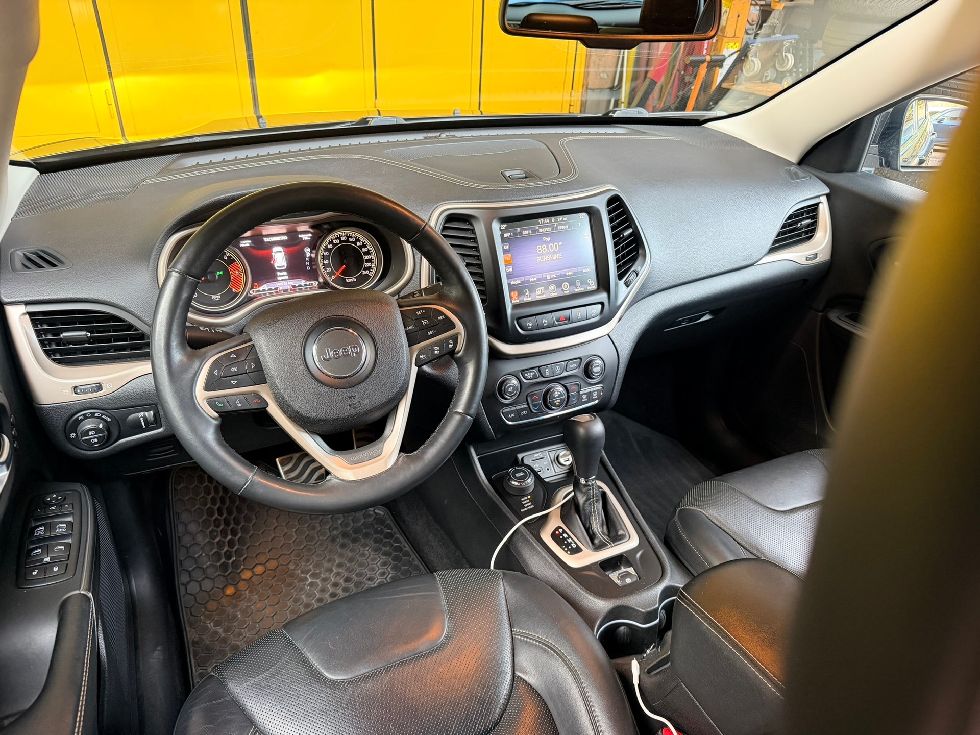 JEEP Cherokee 2.2TD 75th Anniversary AWD 9ATX-image-11