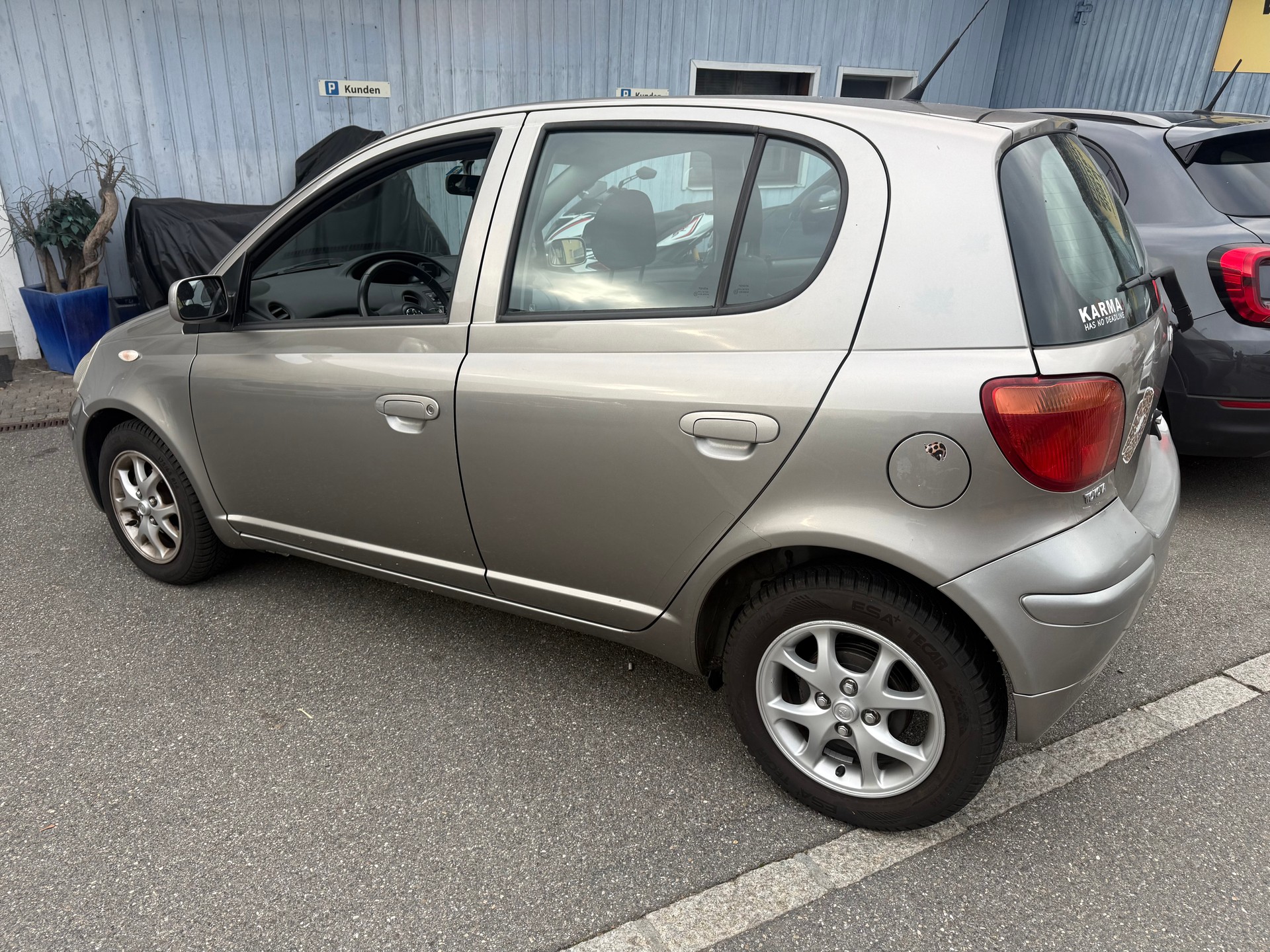 TOYOTA Yaris 1.3 Linea Sol-image-5