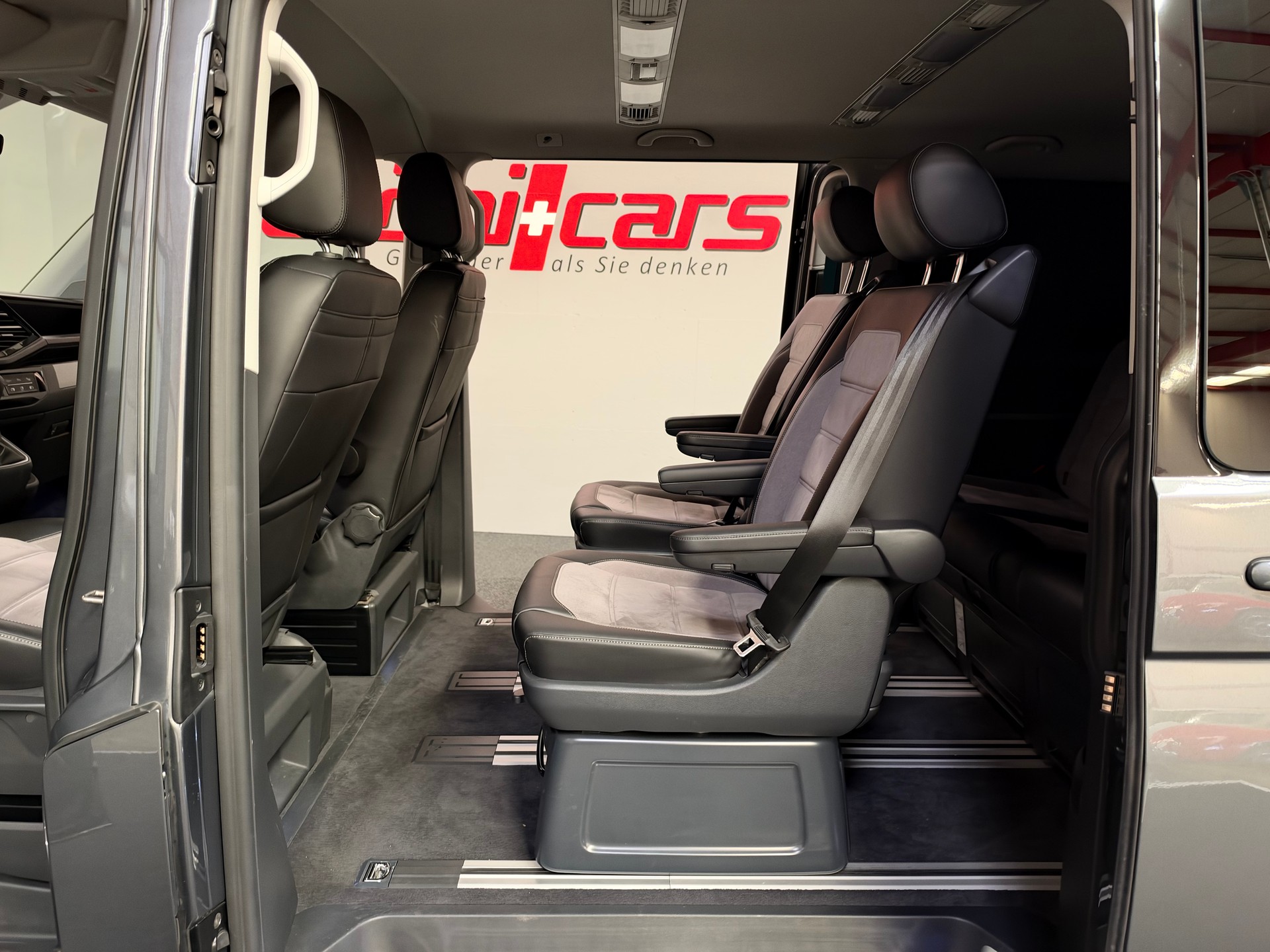 VW T6.1 Multivan 2.0 Bi-TDI Highline Liberty 4Motion DSG-image-11