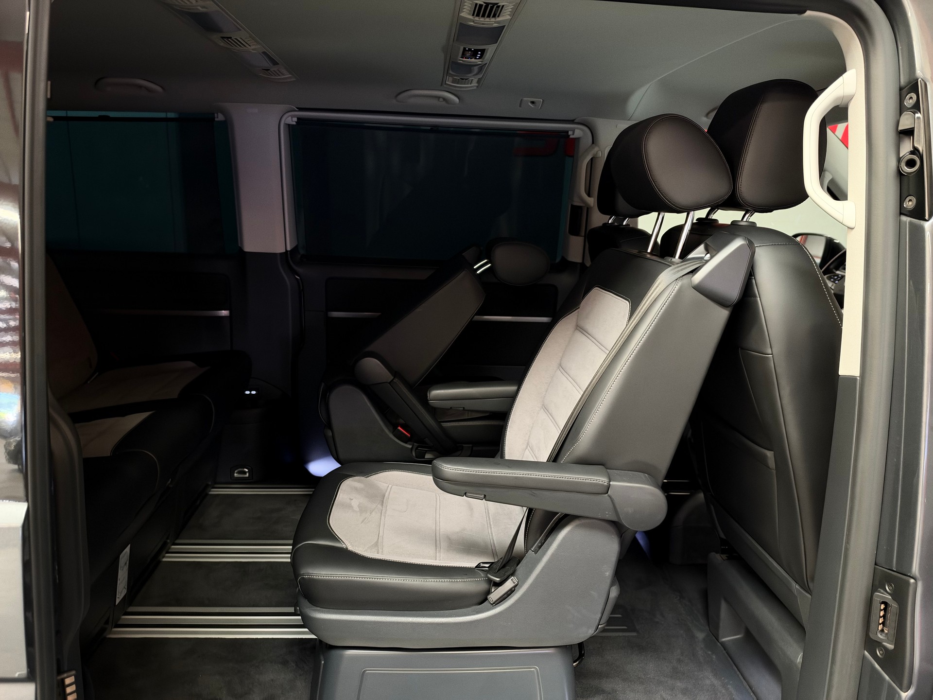 VW T6.1 Multivan 2.0 Bi-TDI Highline Liberty 4Motion DSG-image-19