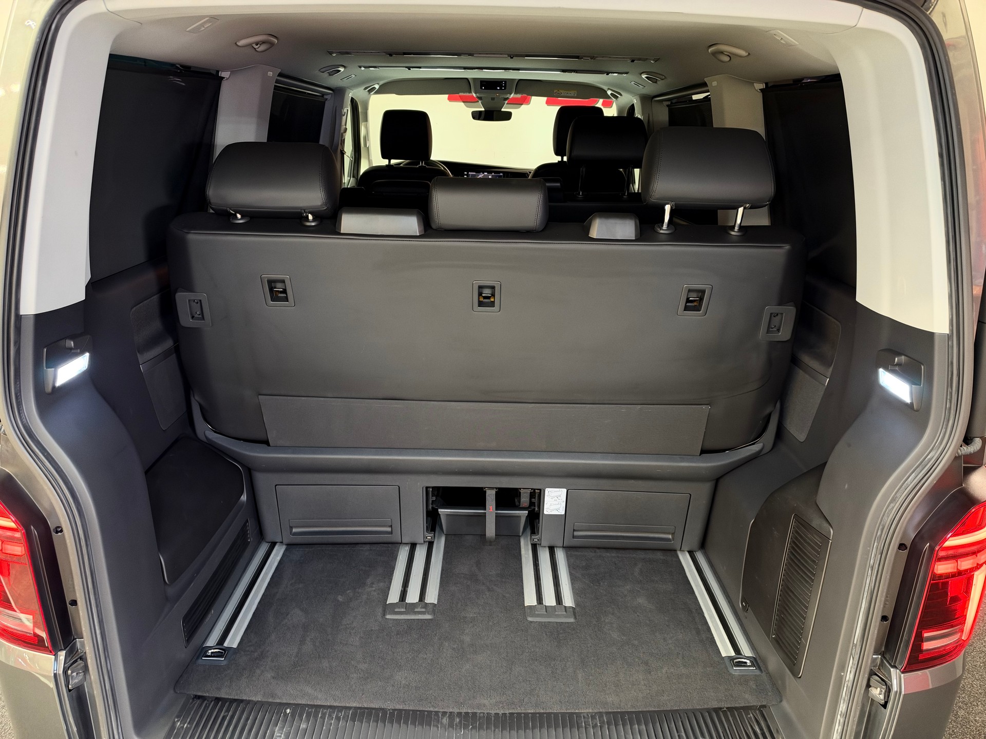 VW T6.1 Multivan 2.0 Bi-TDI Highline Liberty 4Motion DSG-image-9