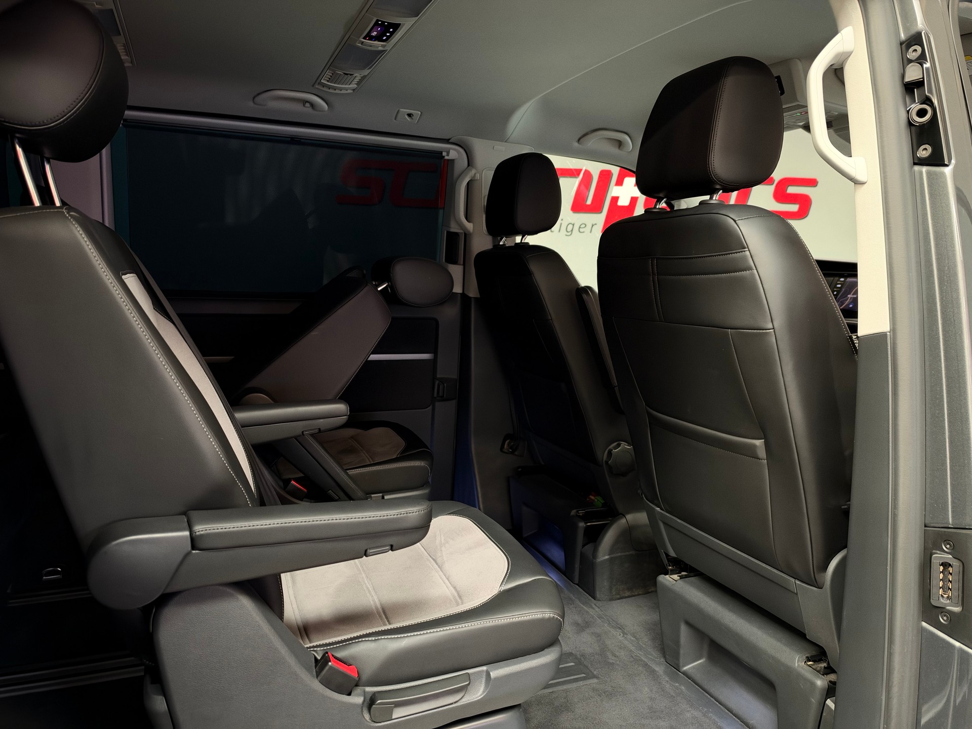 VW T6.1 Multivan 2.0 Bi-TDI Highline Liberty 4Motion DSG-image-18