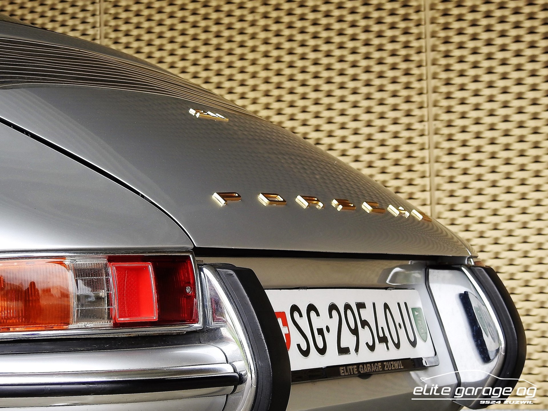 PORSCHE 911-image-5