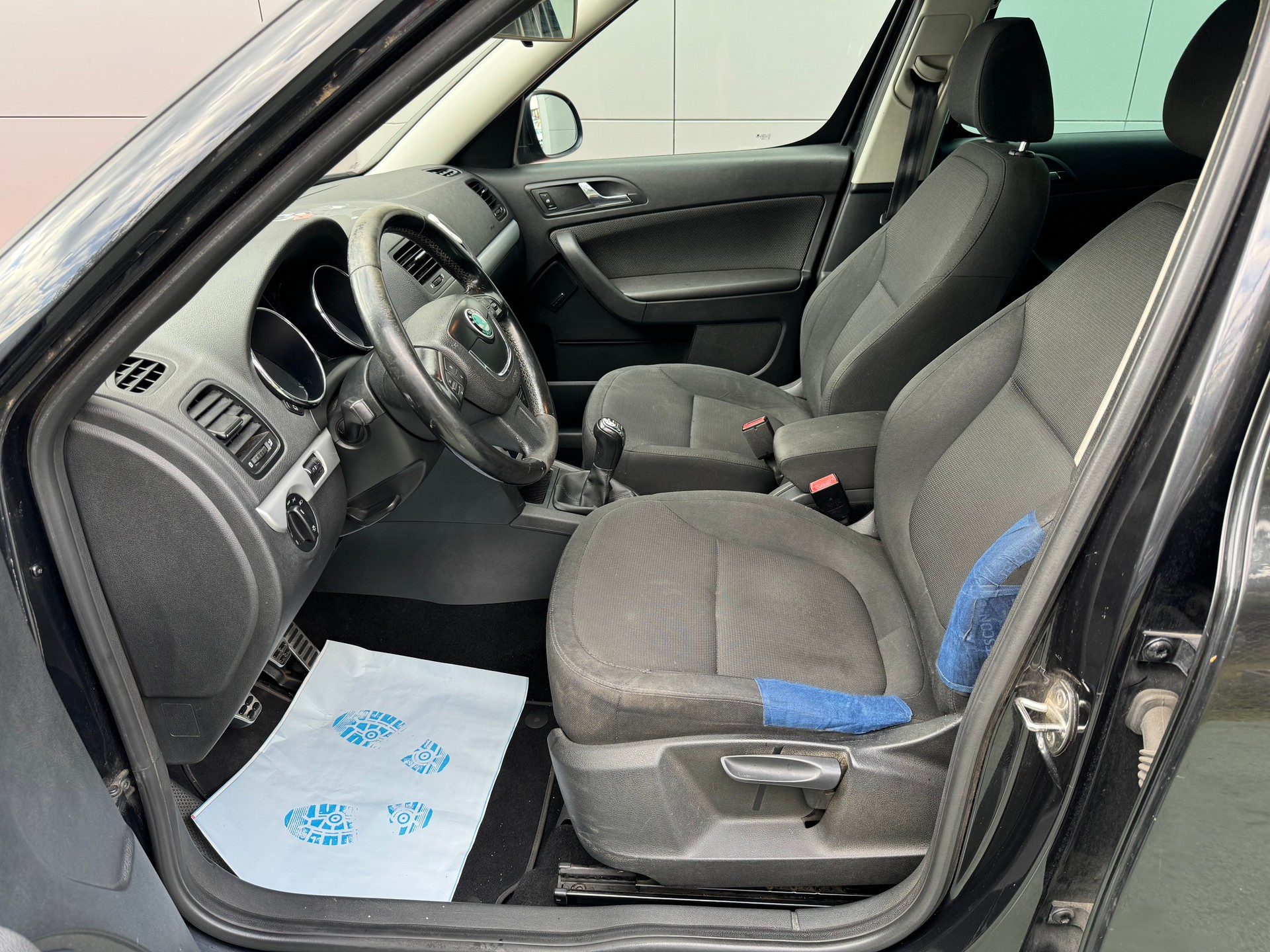 SKODA Yeti 1.8 TSI Entry 4x4-image-7