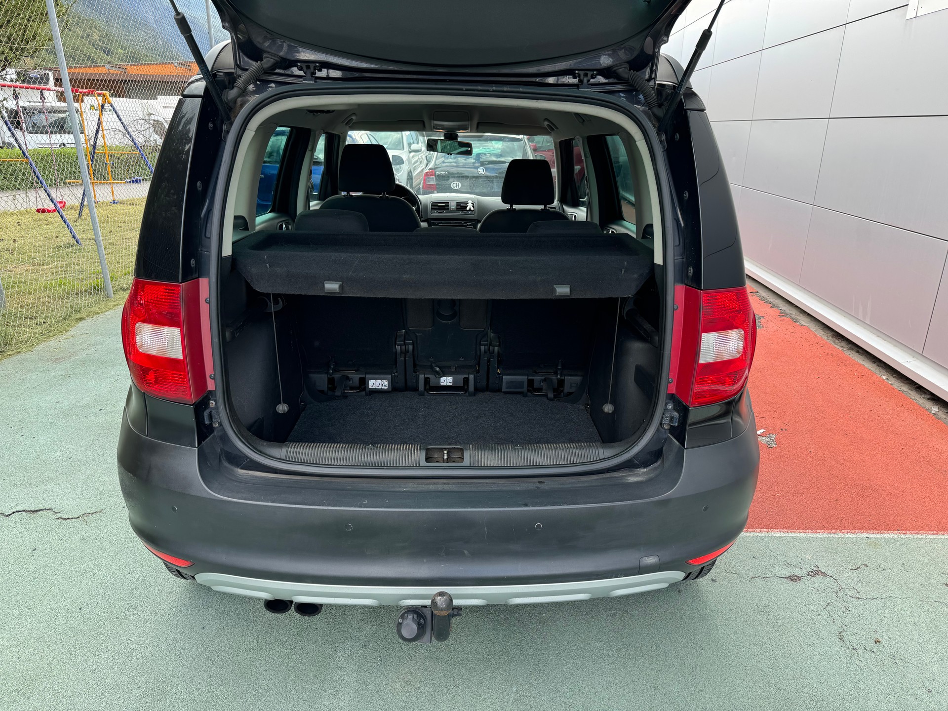 SKODA Yeti 1.8 TSI Entry 4x4-image-10