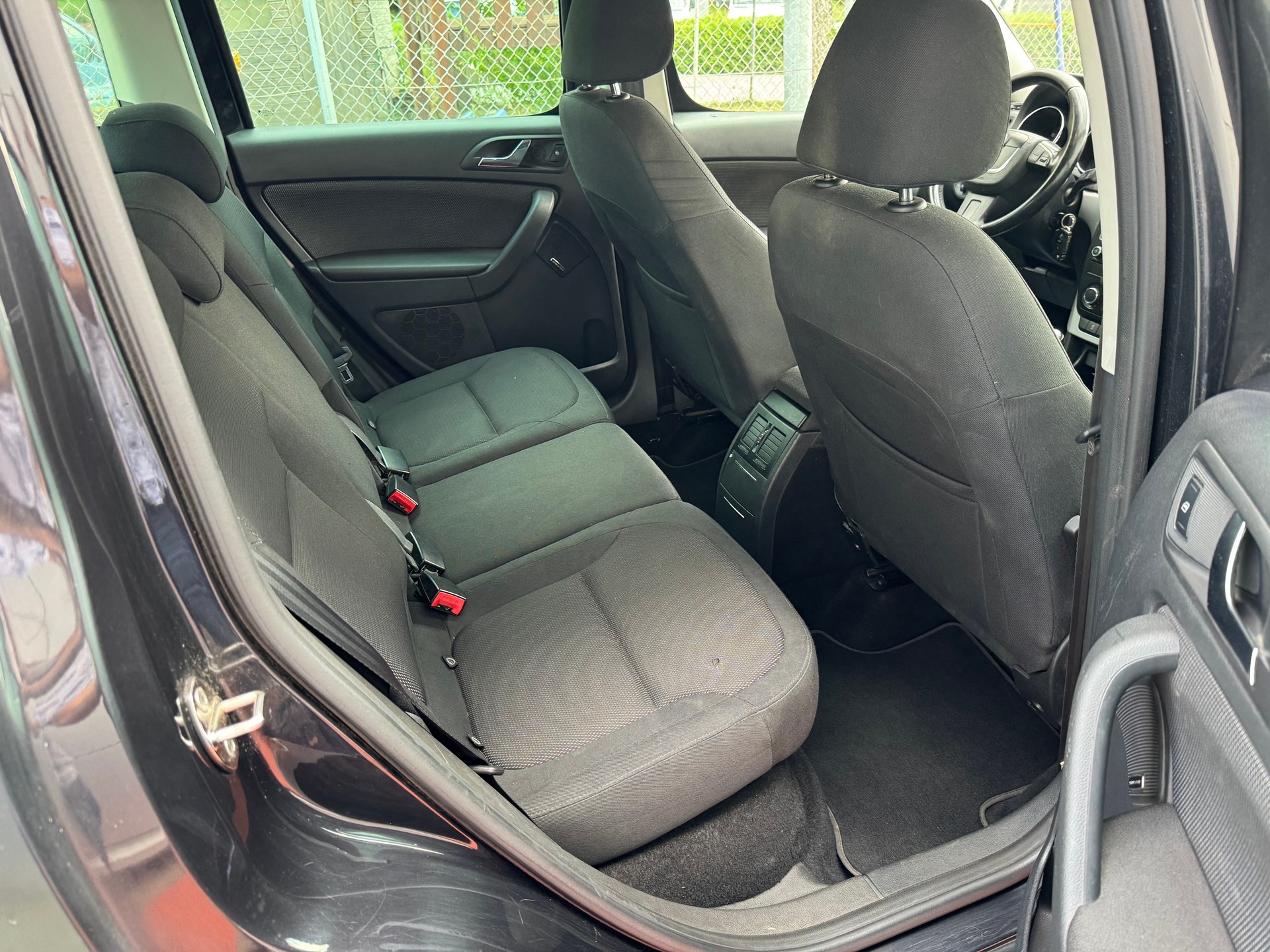 SKODA Yeti 1.8 TSI Entry 4x4-image-9