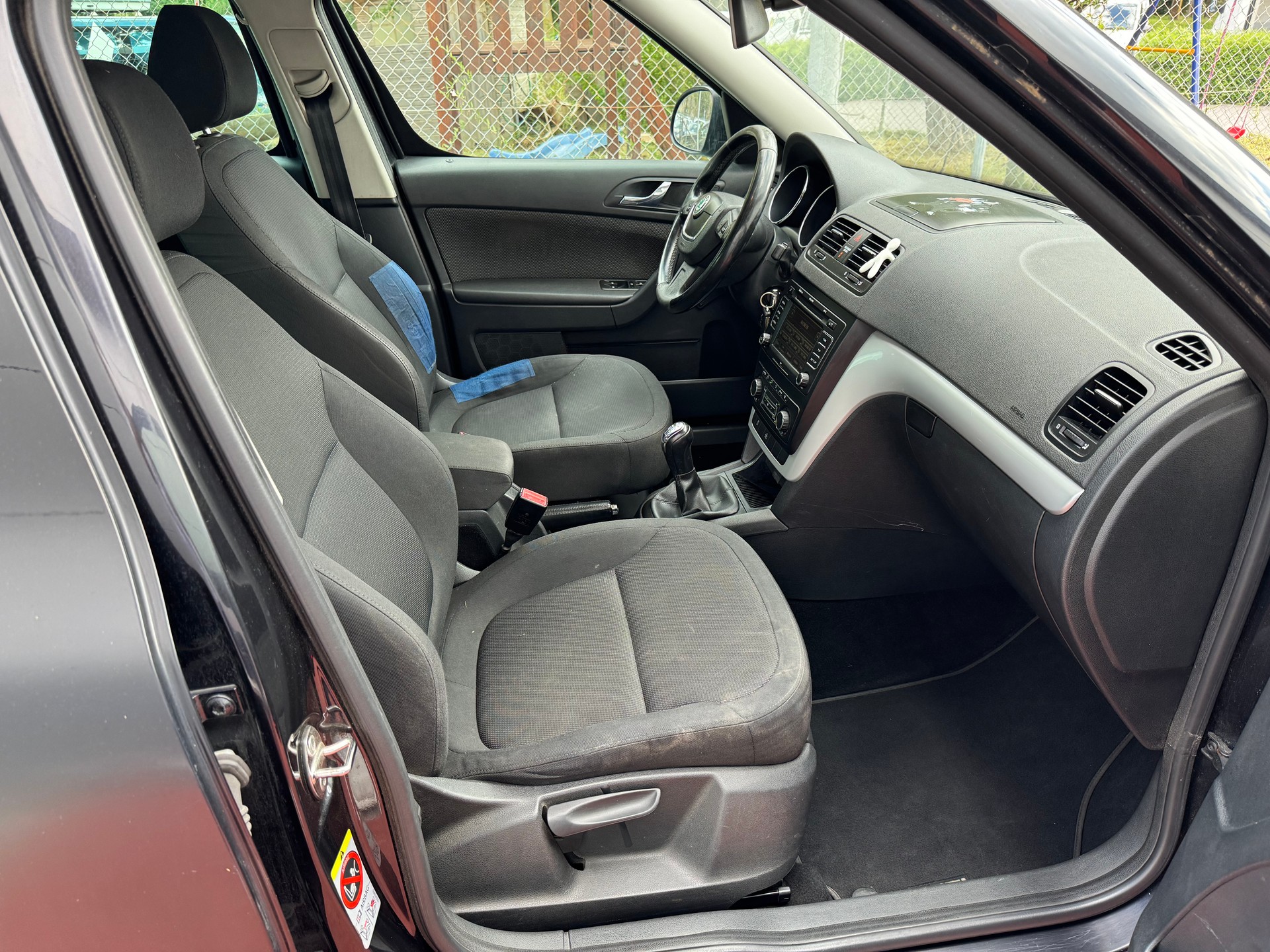 SKODA Yeti 1.8 TSI Entry 4x4-image-8