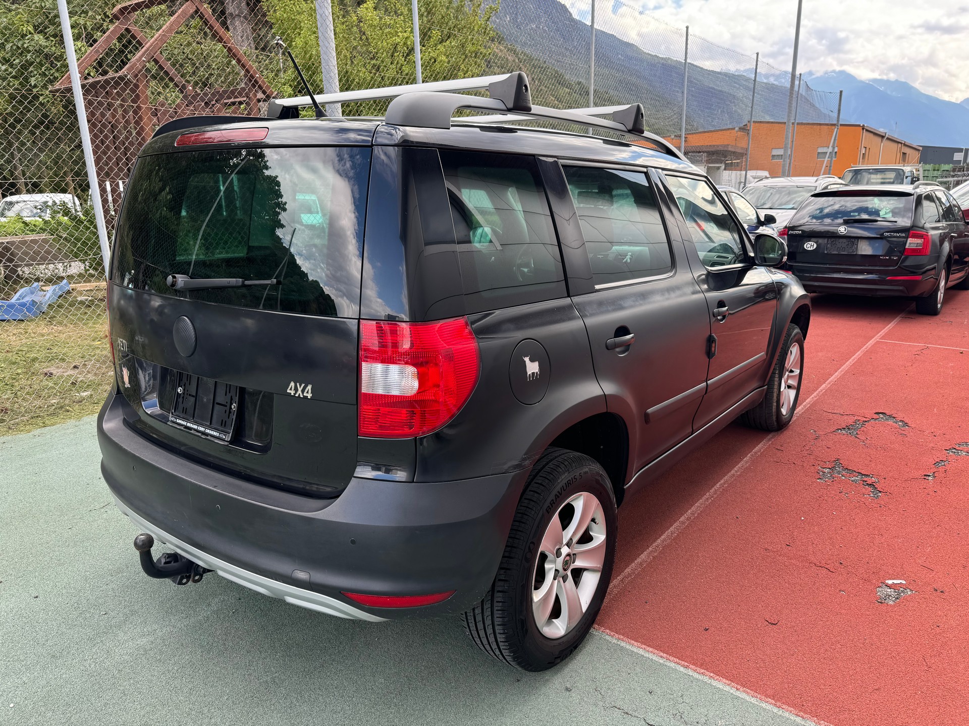 SKODA Yeti 1.8 TSI Entry 4x4-image-3
