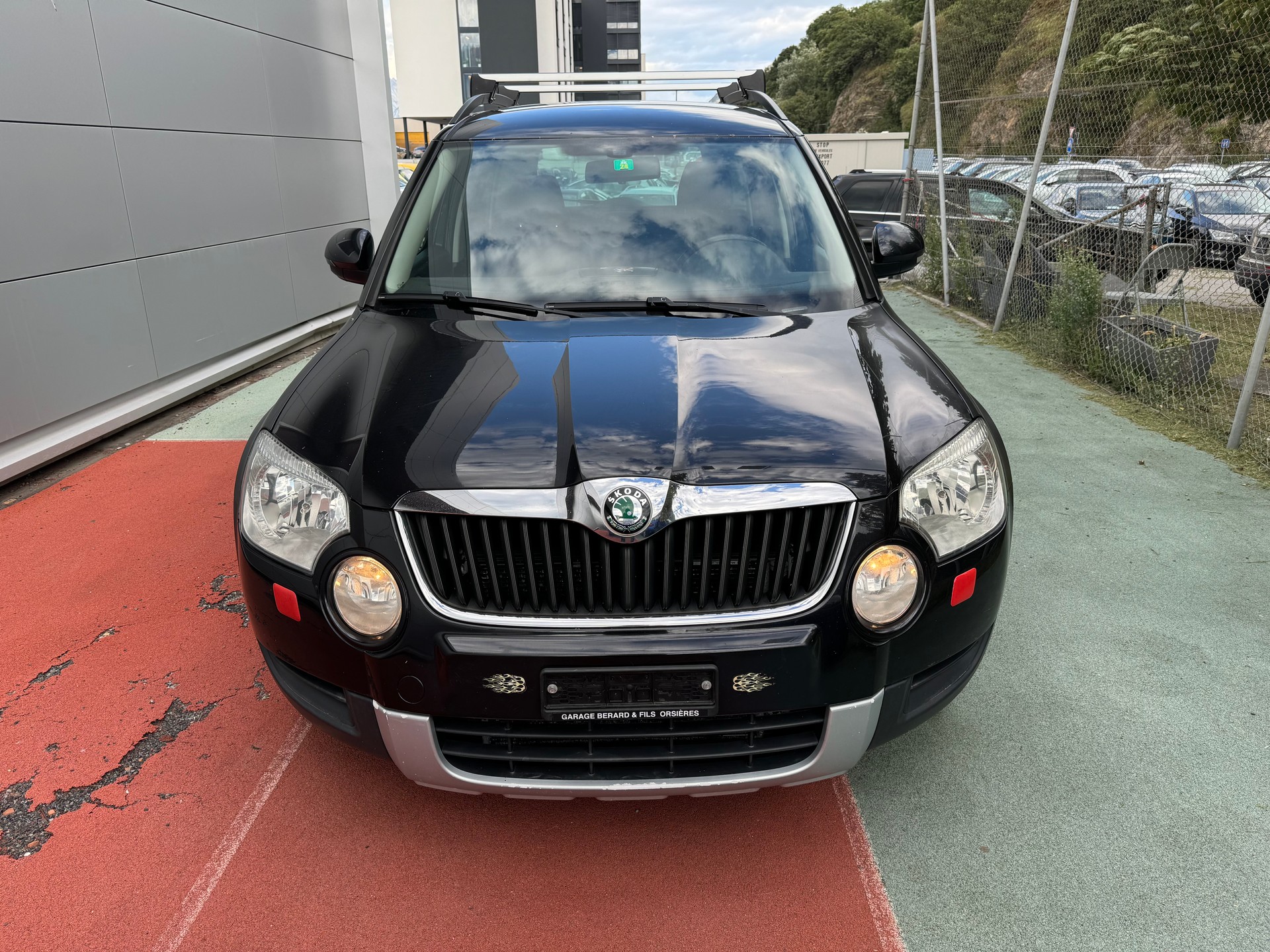 SKODA Yeti 1.8 TSI Entry 4x4-image-2