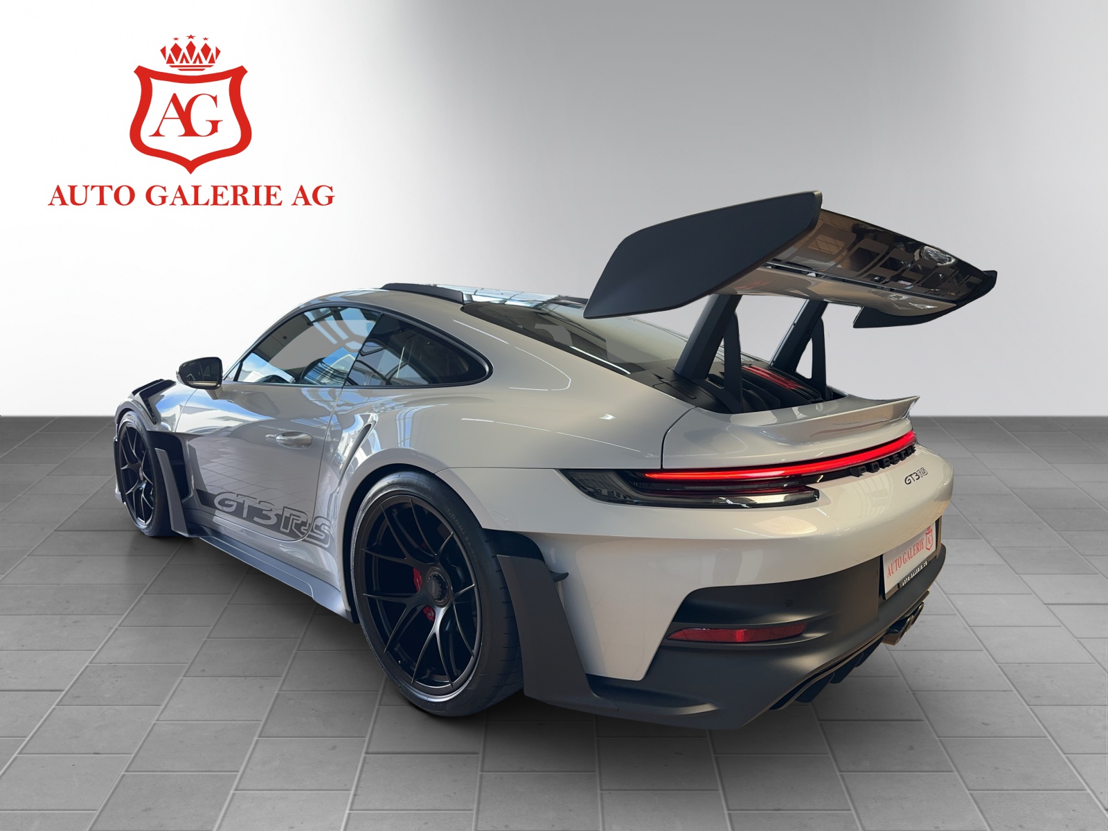 PORSCHE 911 GT3 RS Weissach-image-2
