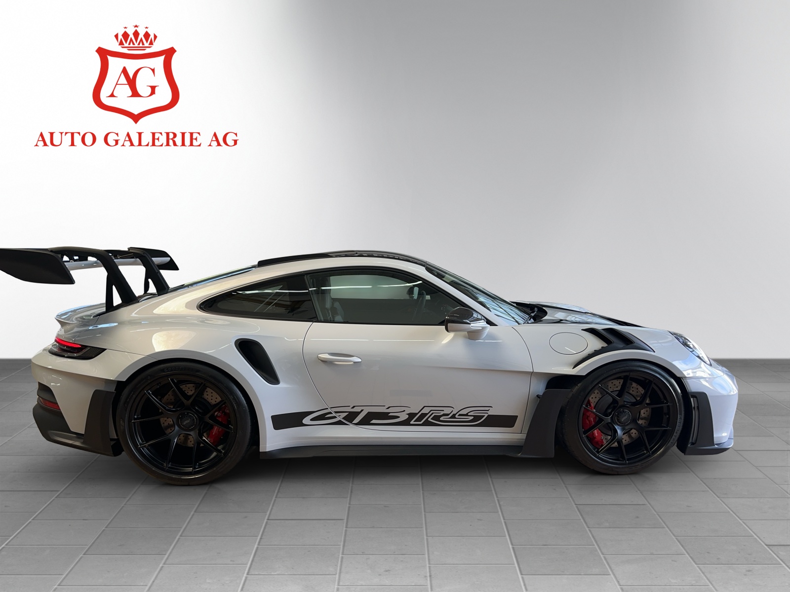 PORSCHE 911 GT3 RS Weissach-image-5