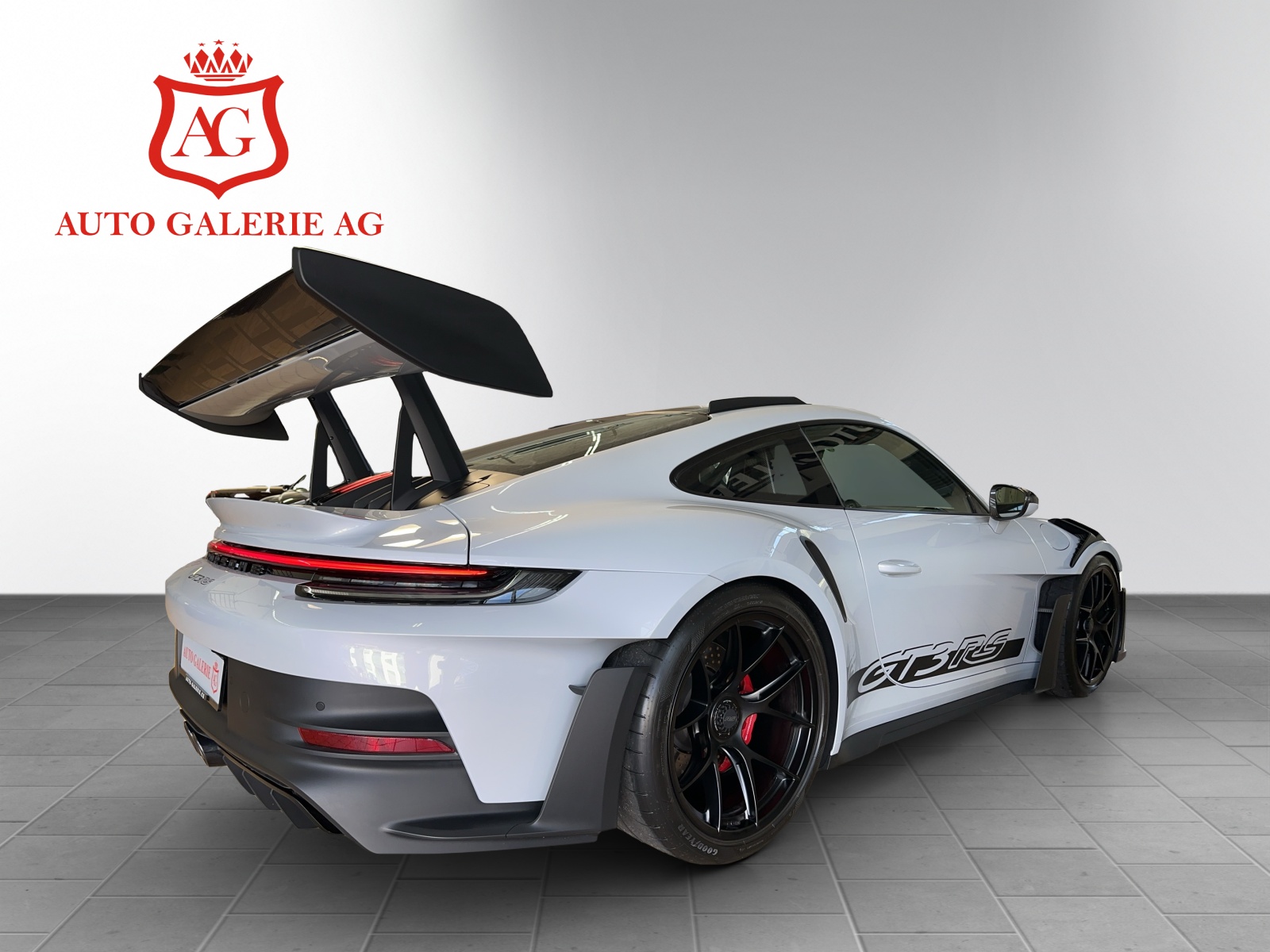 PORSCHE 911 GT3 RS Weissach-image-4