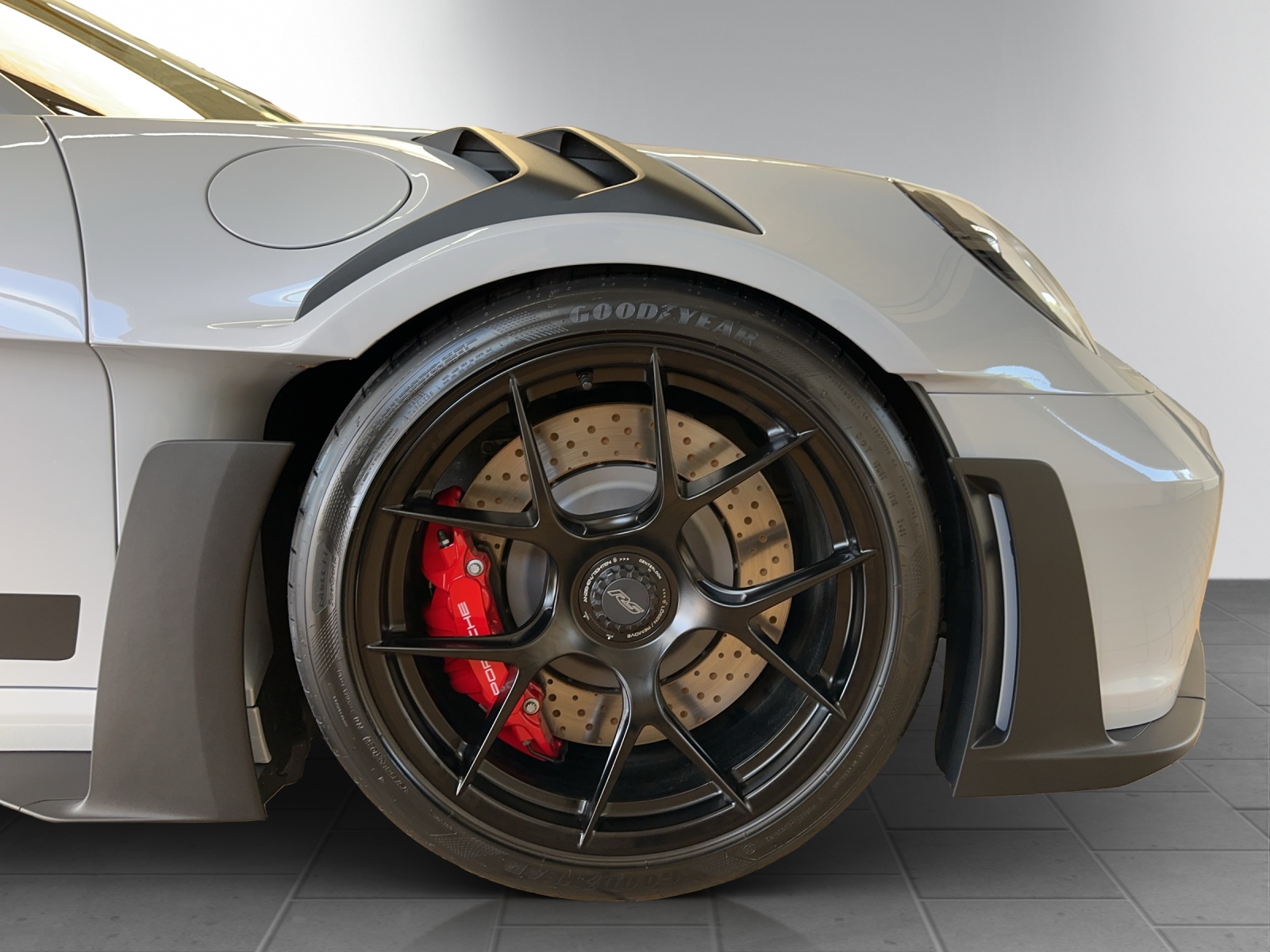 PORSCHE 911 GT3 RS Weissach-image-8