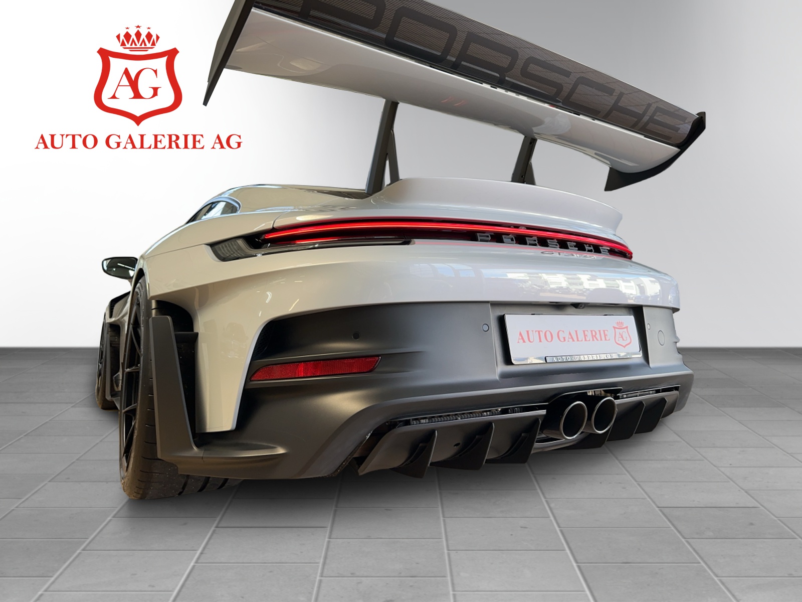 PORSCHE 911 GT3 RS Weissach-image-9