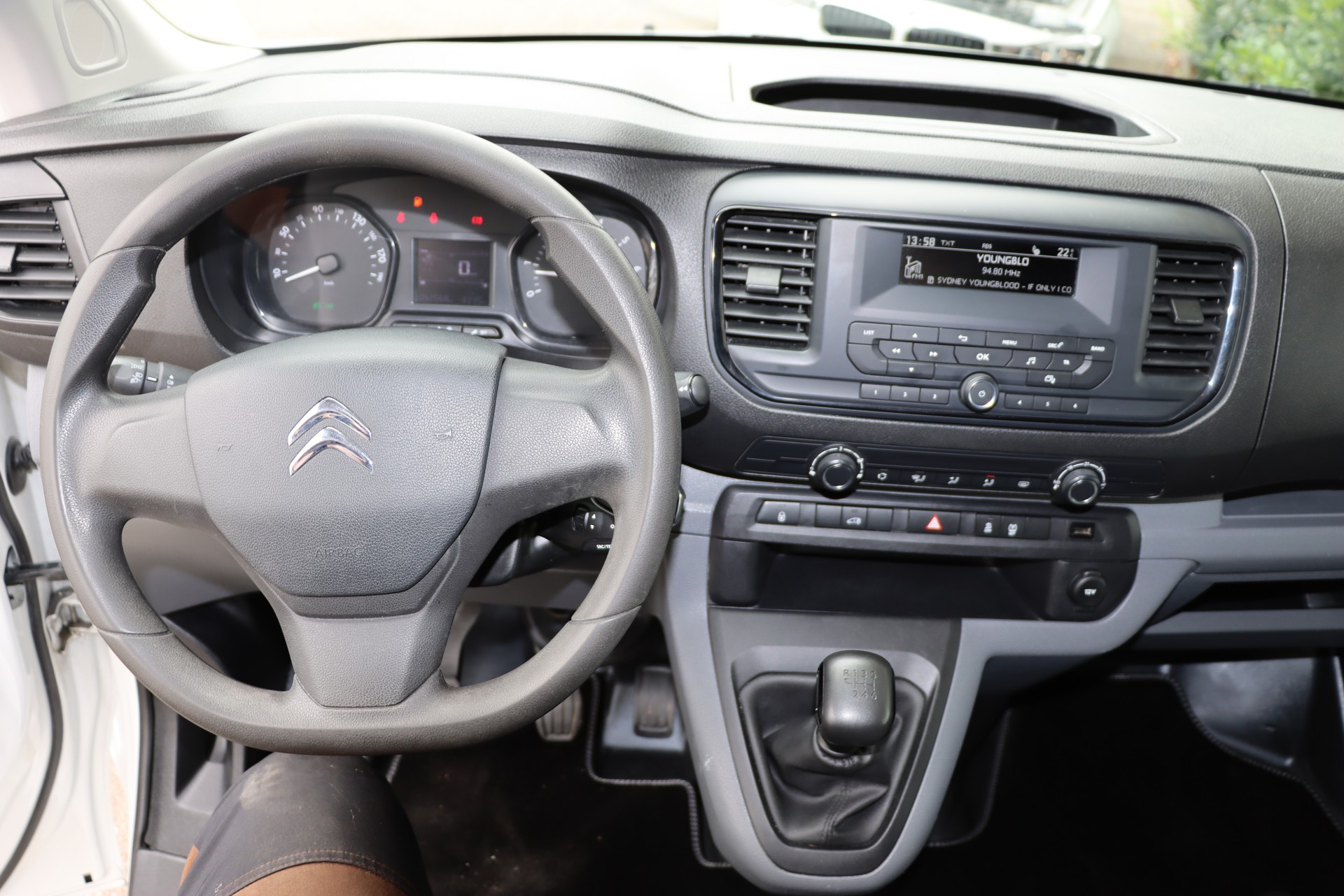 CITROEN Jumpy 2.0 BlueHDi 120 XL Attraction-image-13