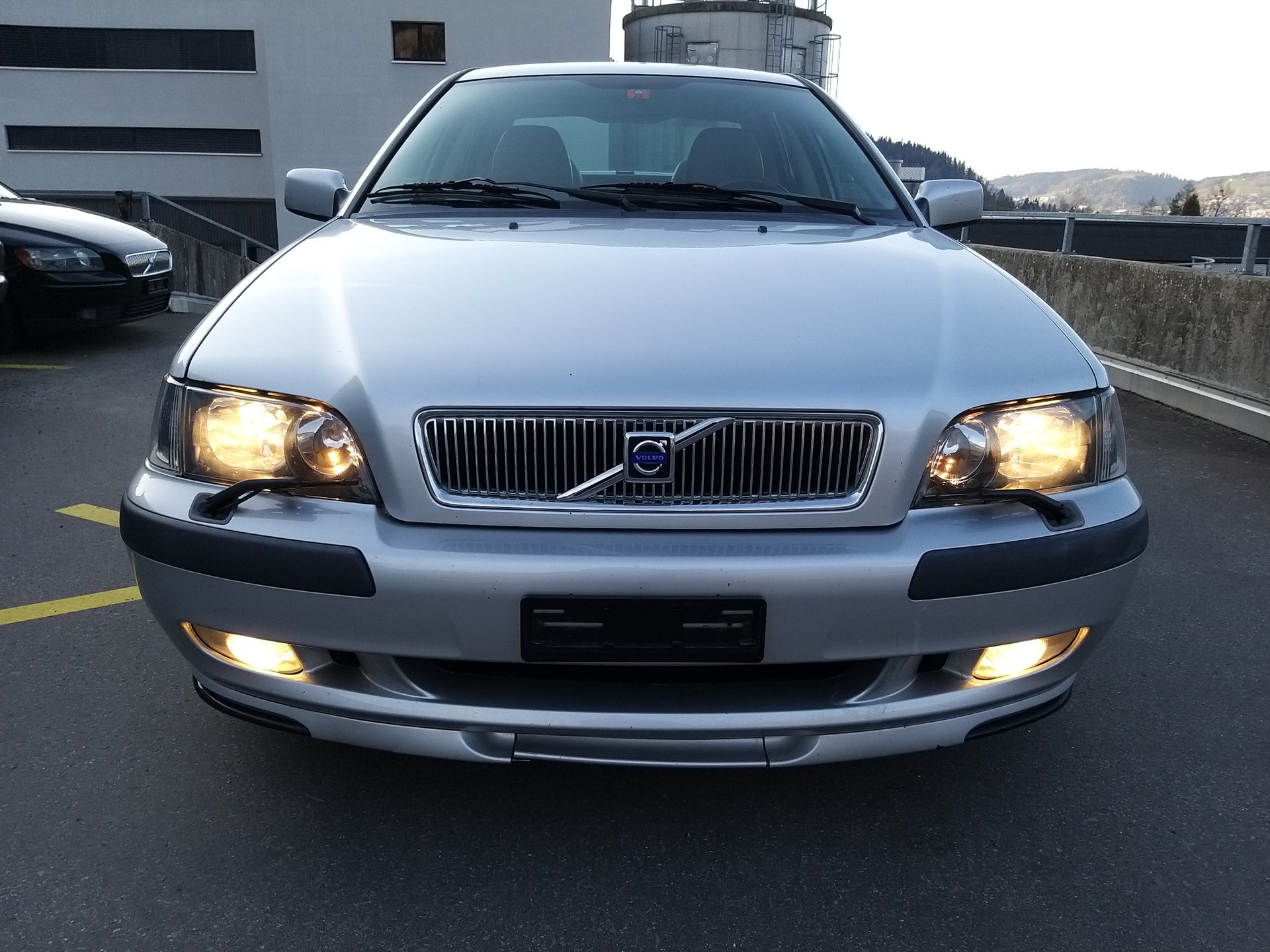VOLVO S40 2.0T-image-1