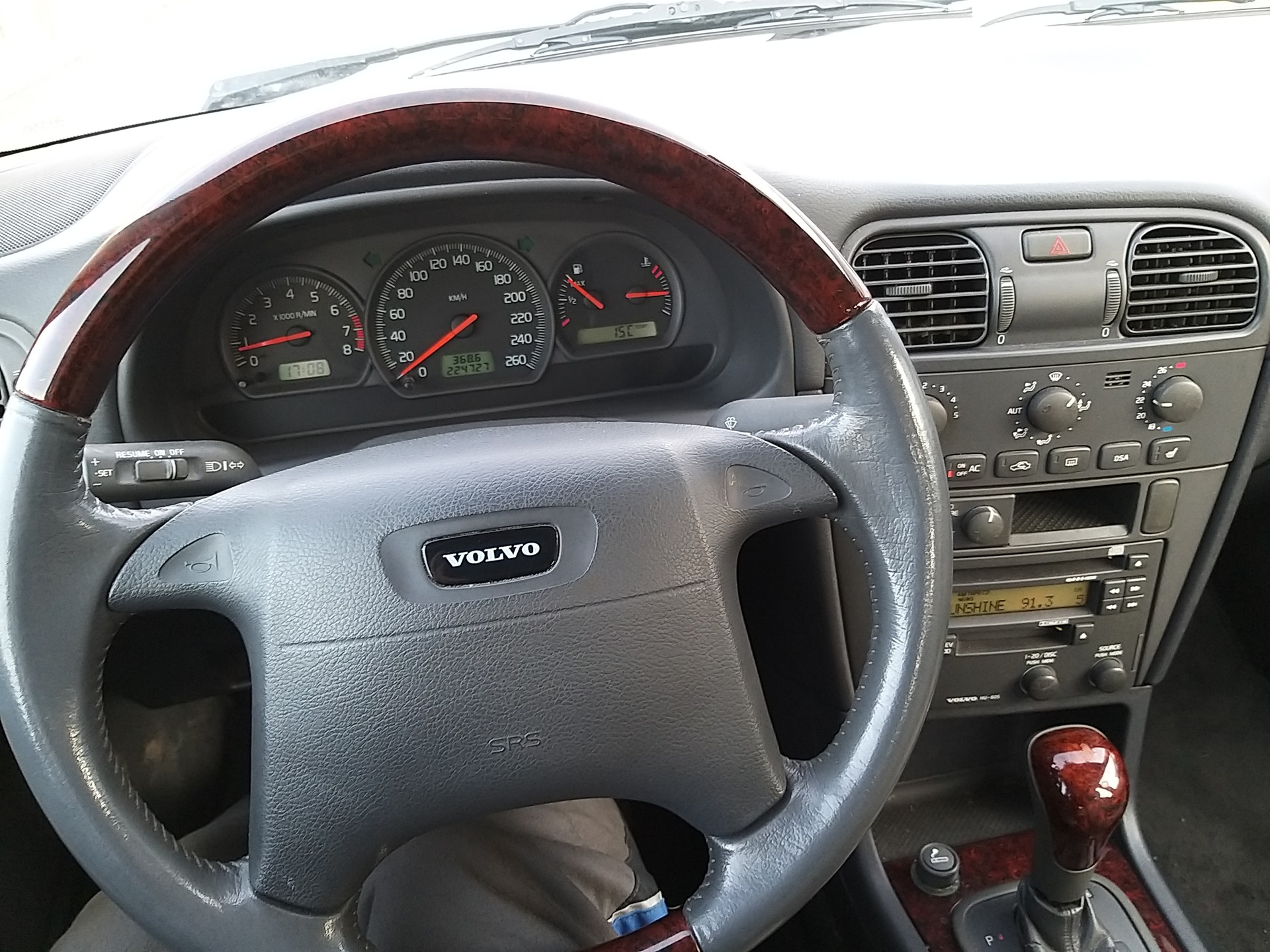 VOLVO S40 2.0T-image-8