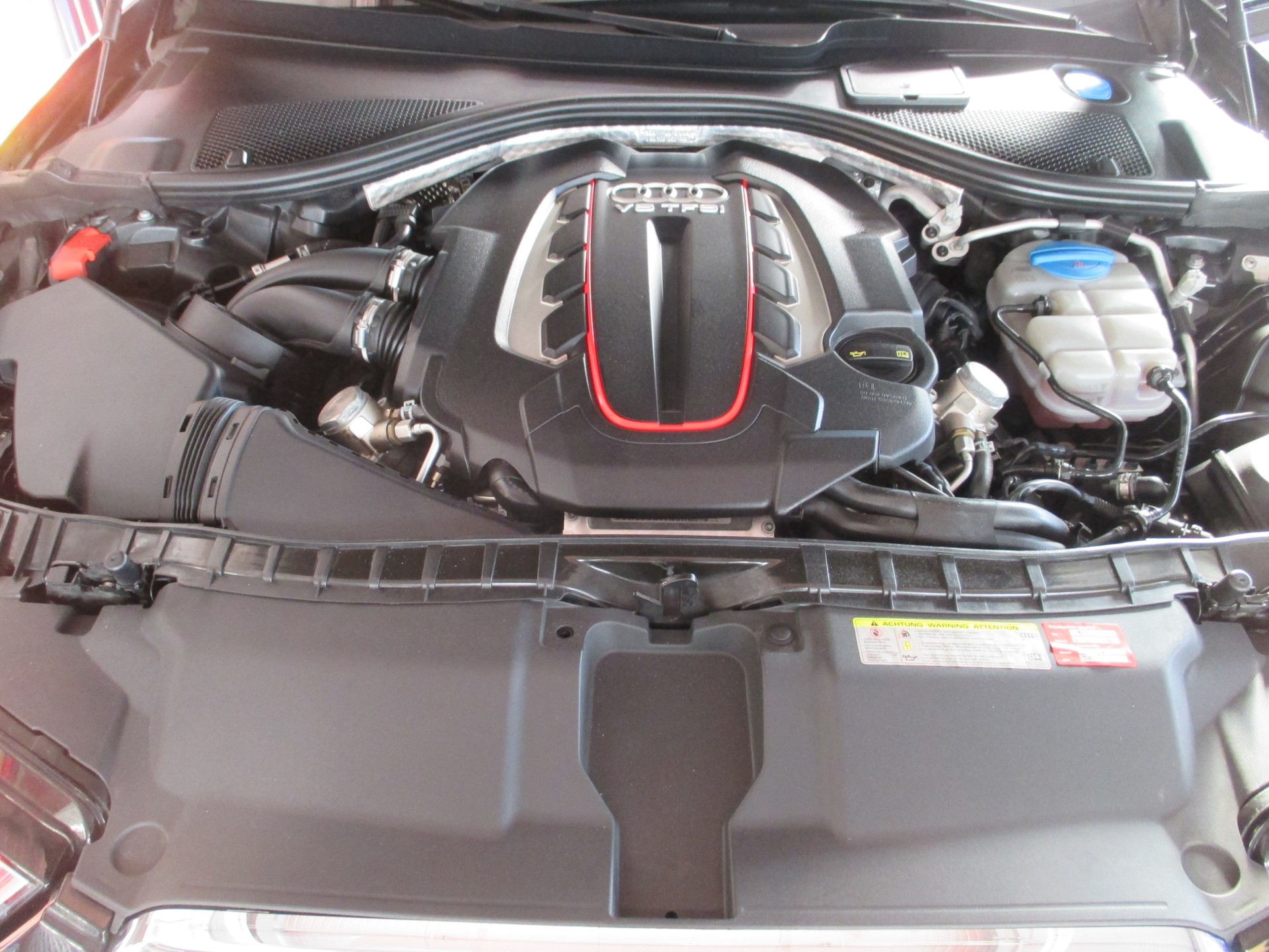 AUDI S6-image-13