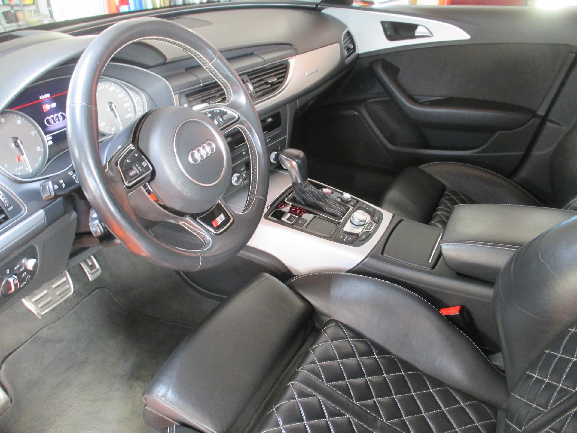 AUDI S6-image-12