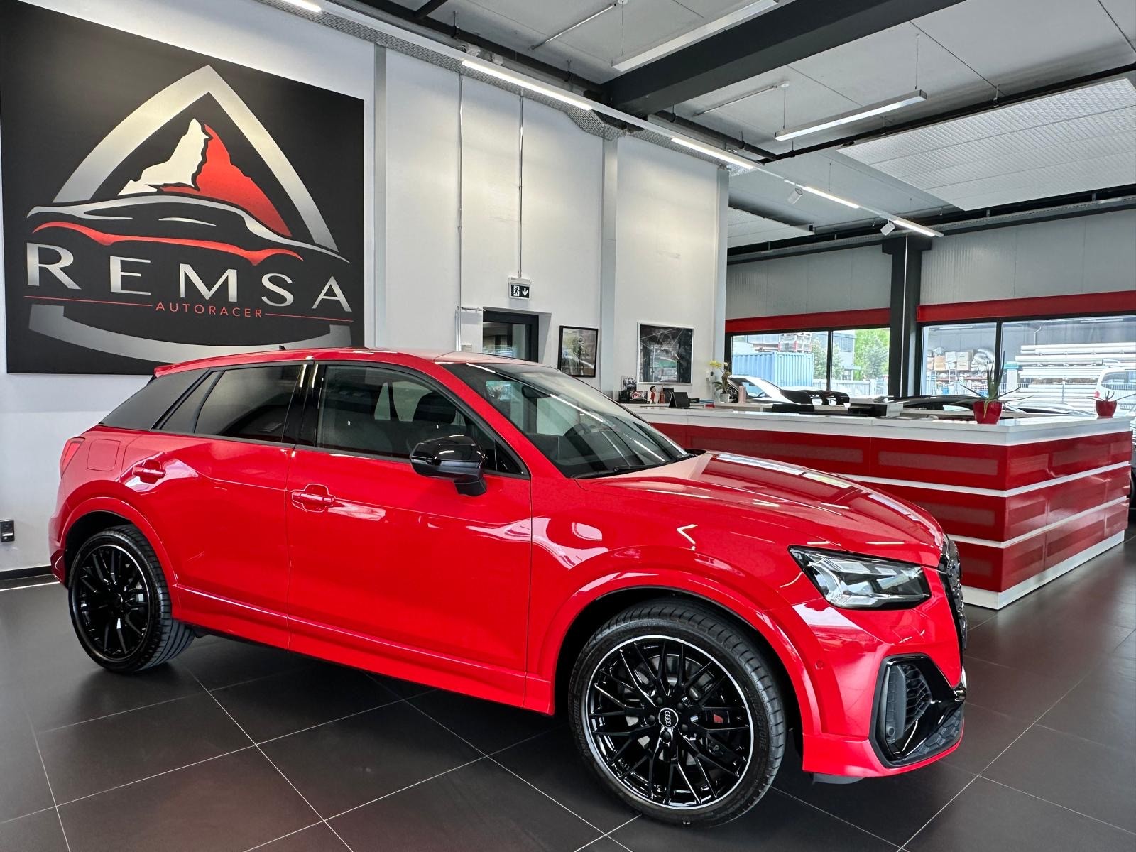 AUDI SQ2 TFSI quattro S-tronic-image-1