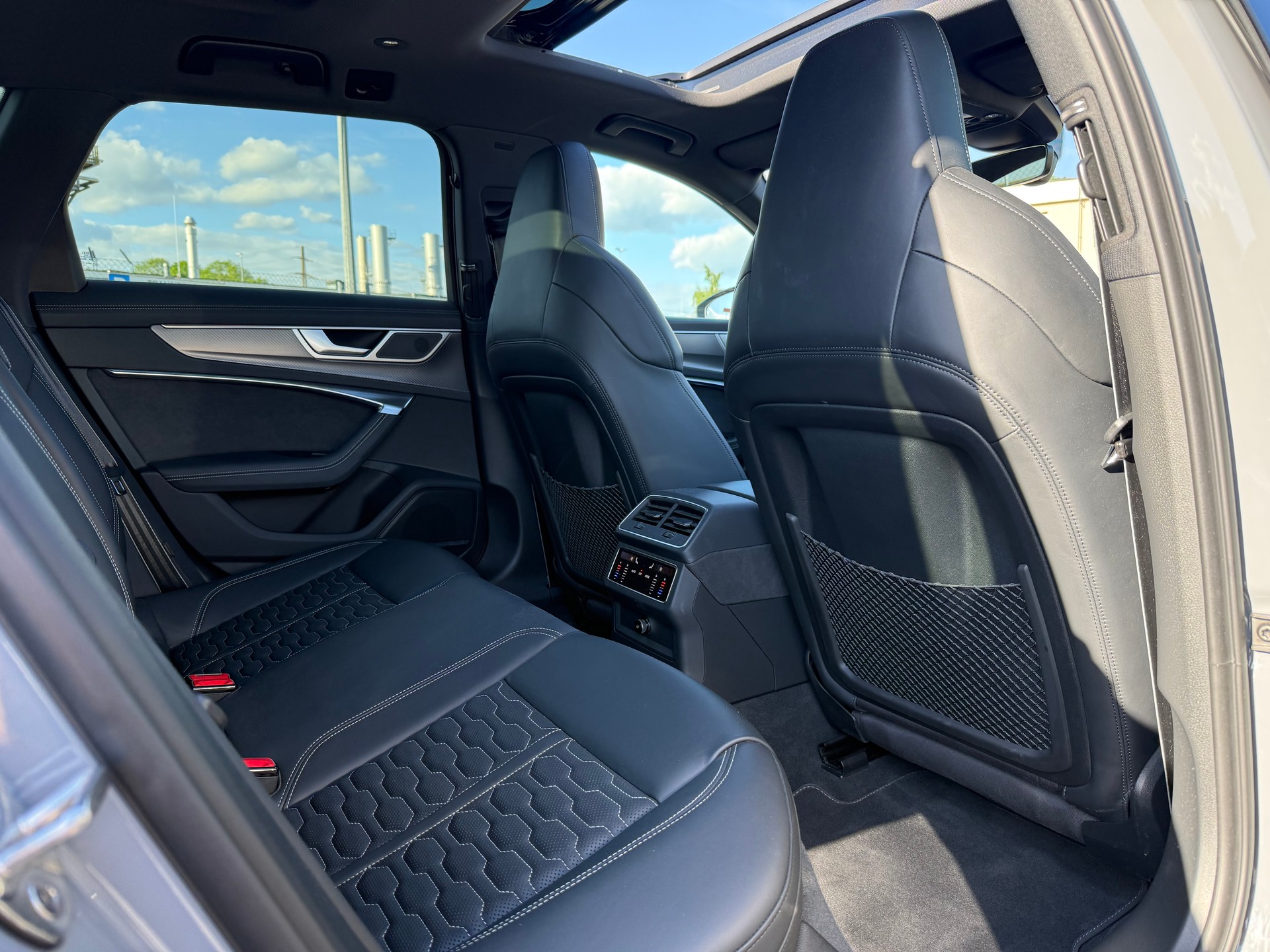AUDI RS6 Avant 4.0 TFSI V8 quattro-image-10