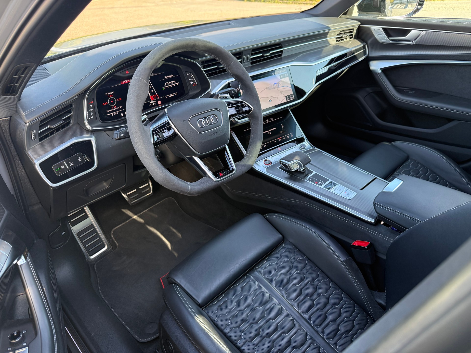AUDI RS6 Avant 4.0 TFSI V8 quattro-image-7