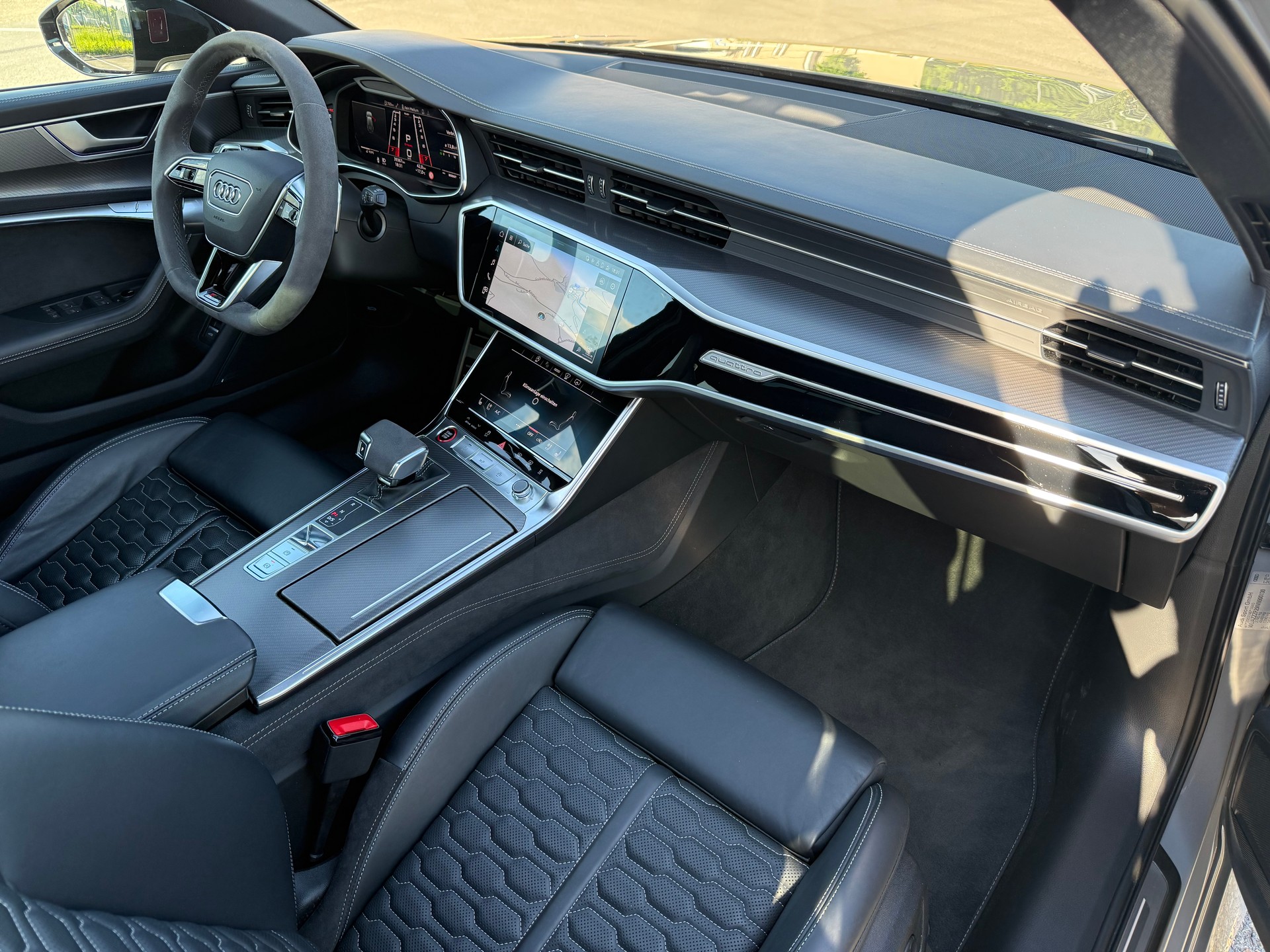 AUDI RS6 Avant 4.0 TFSI V8 quattro-image-11