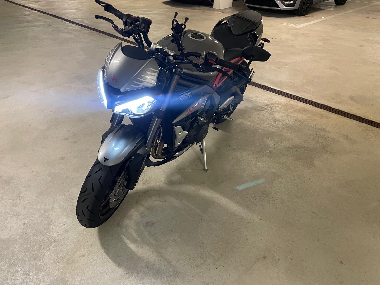 TRIUMPH Street Triple RS 765 ABS-image-4