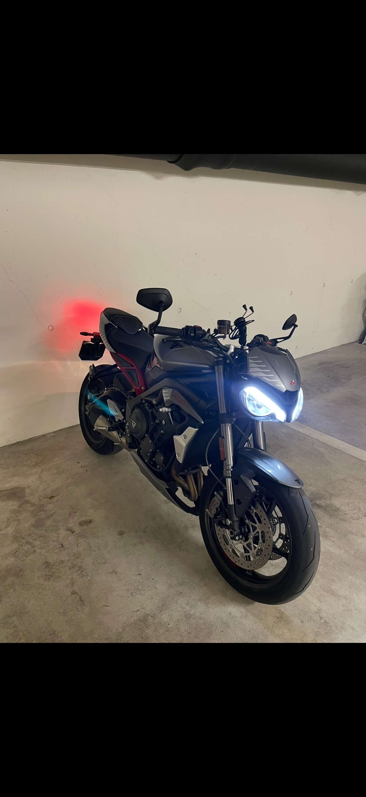 TRIUMPH Street Triple RS 765 ABS-image-2