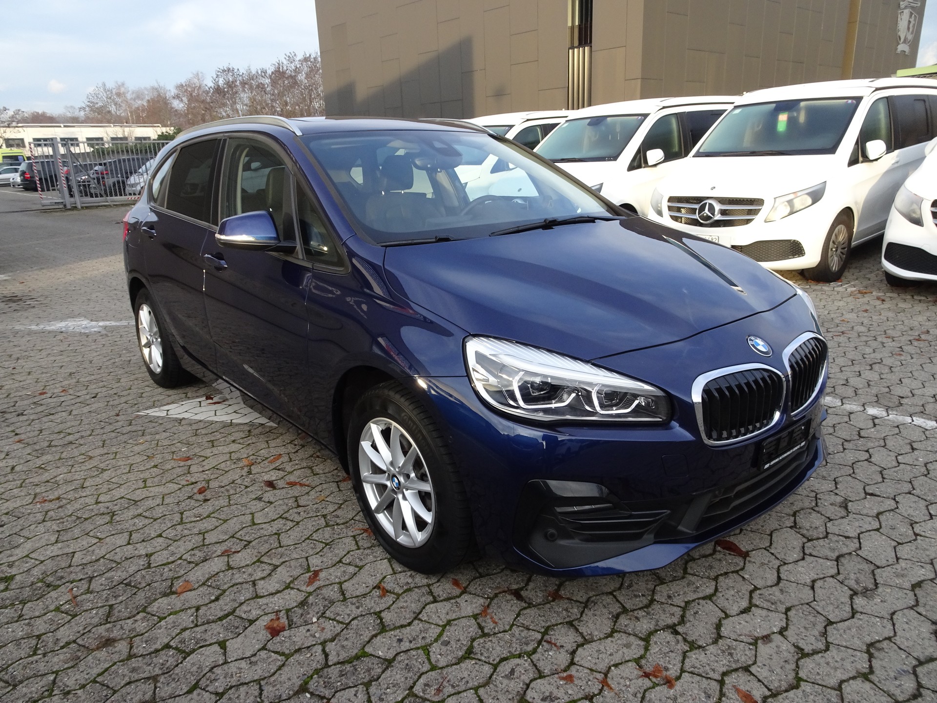 BMW 218d xDrive Active Tourer Steptronic Sport Line-image-6